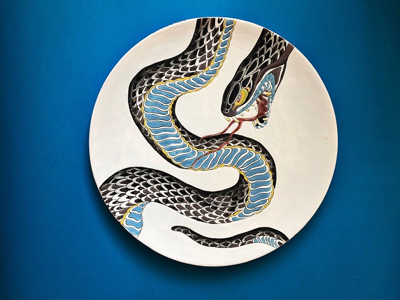 Динара Амирова (Объект - 
                  34 x 34 см) Змея