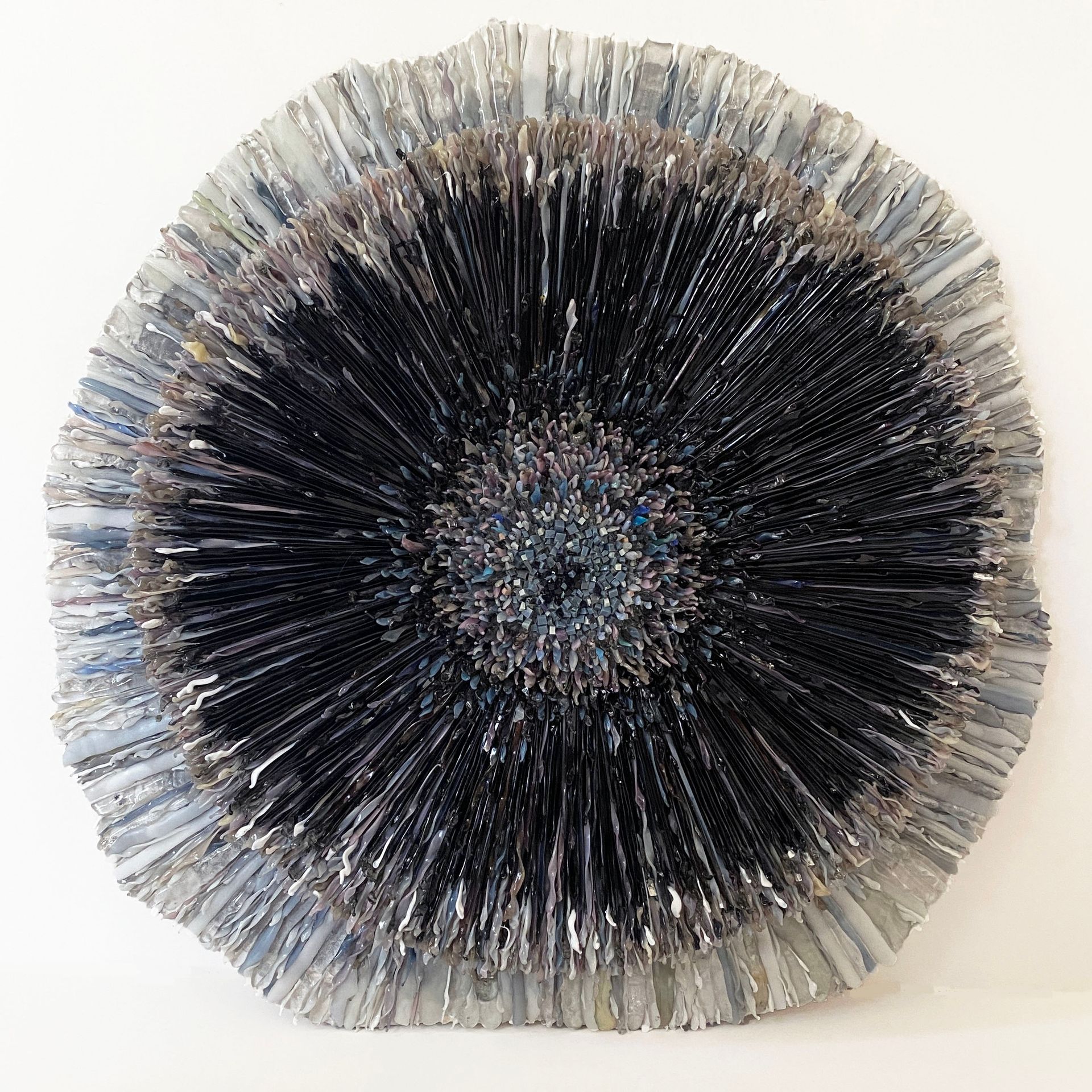 Елена Кириллова (Объект - 
                  60 x 60 см) Затмение