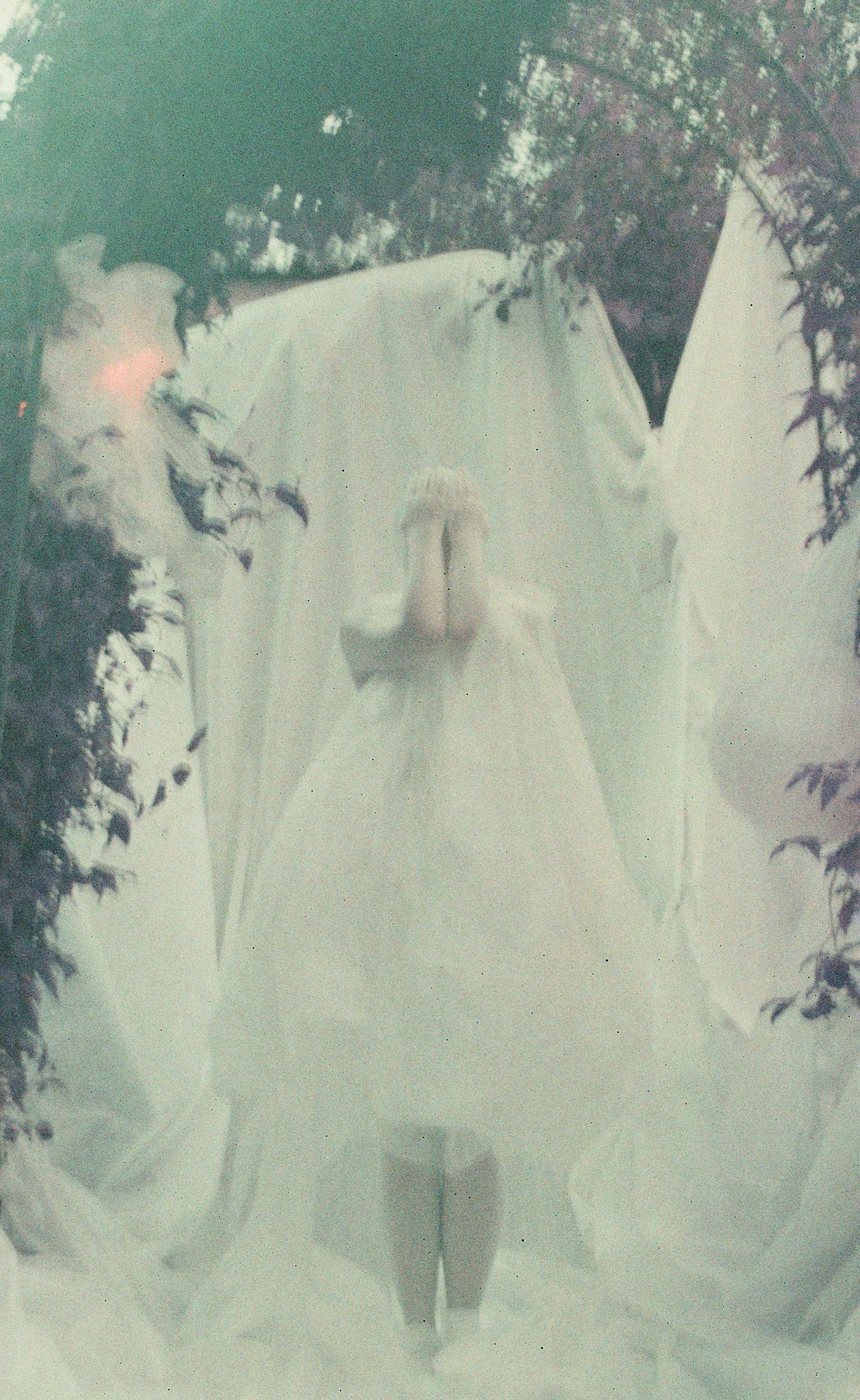 Евгения Коркунова (Фотография - 
                  44 x 64 см) Shiver
