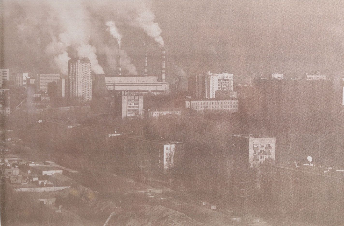 Станислав Макаров (Фотография - 
                  89 x 65 см) Москва. Дымит.
