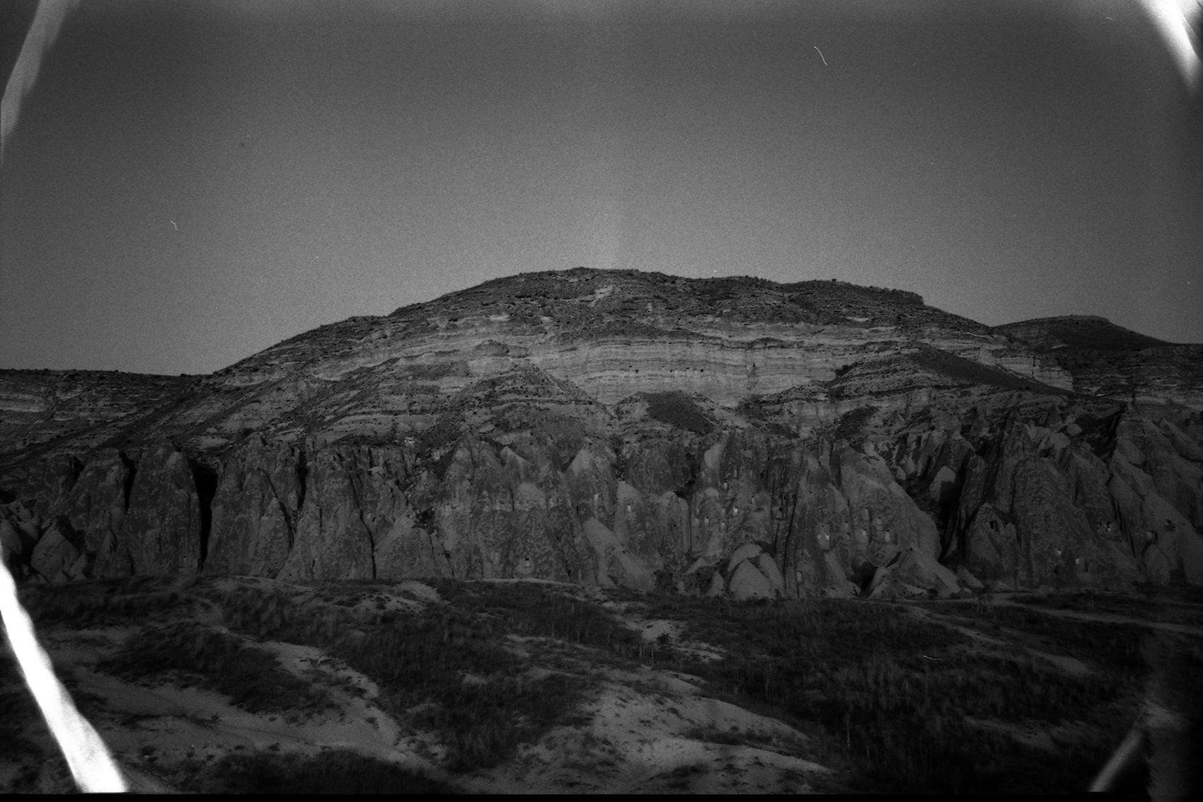 Маргарита Смагина (Фотография - 
                  43 x 30 см) The wolf who lives under the rock II