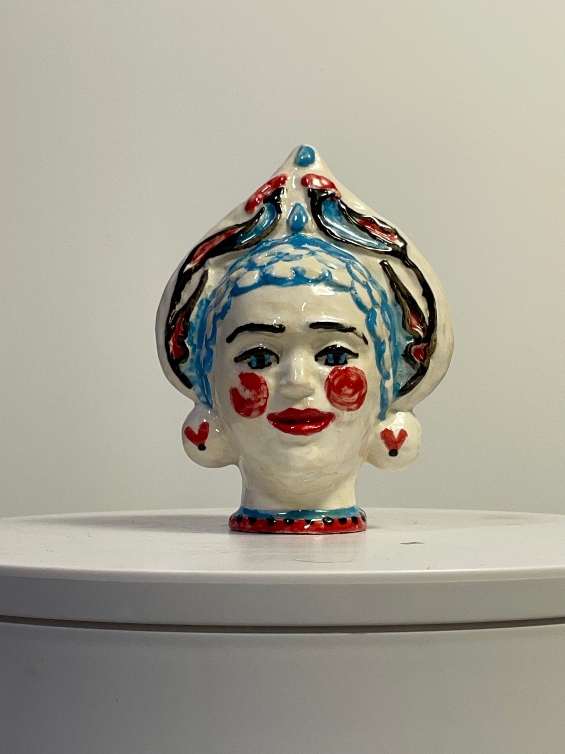 Екатерина Батаева (Скульптура - 
                  14 x 15 см) Несмеяна