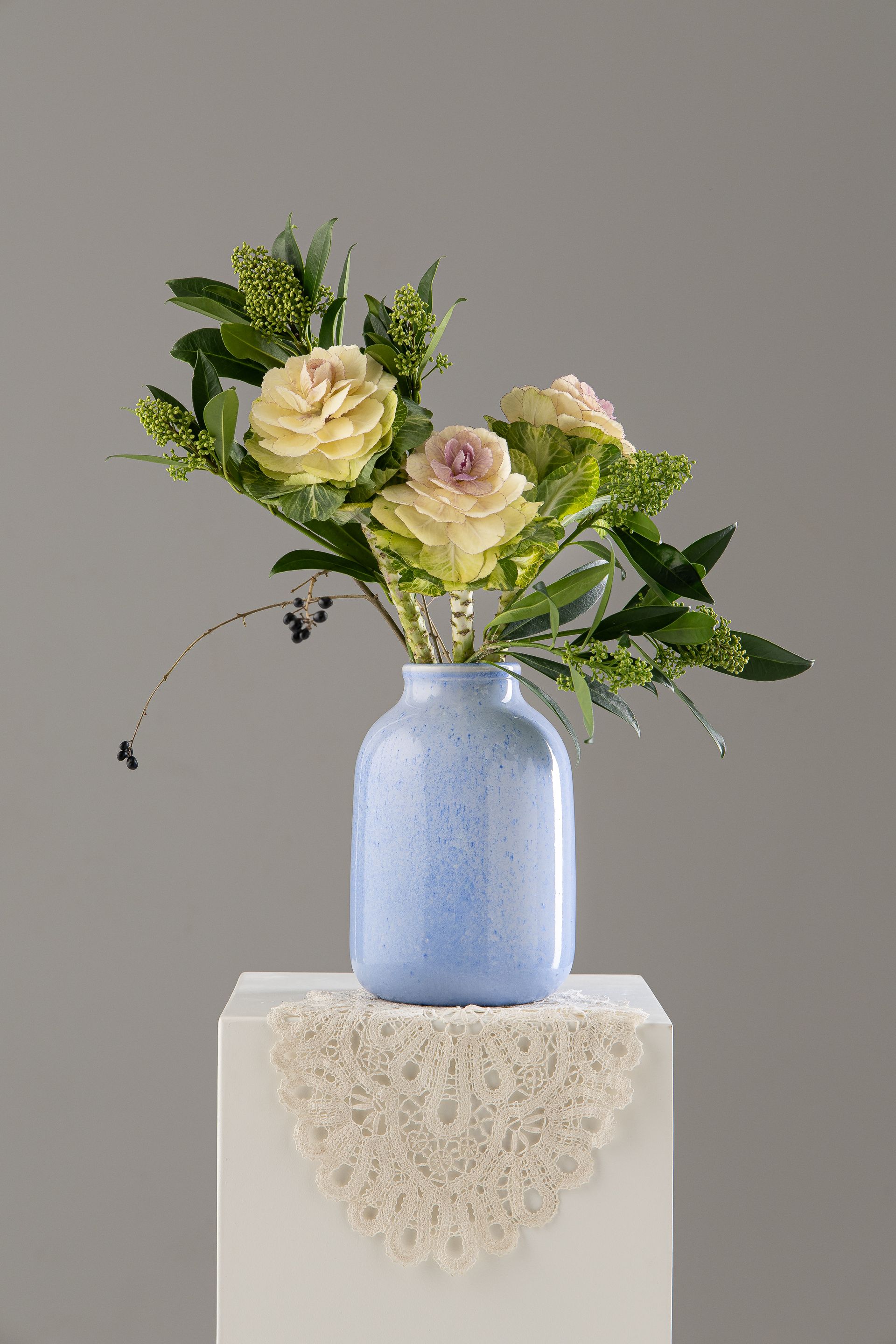 Татьяна Бредихина (Скульптура - 
                  15 x 23 см) Ваза "Трехлитровая". Голубые кристаллы