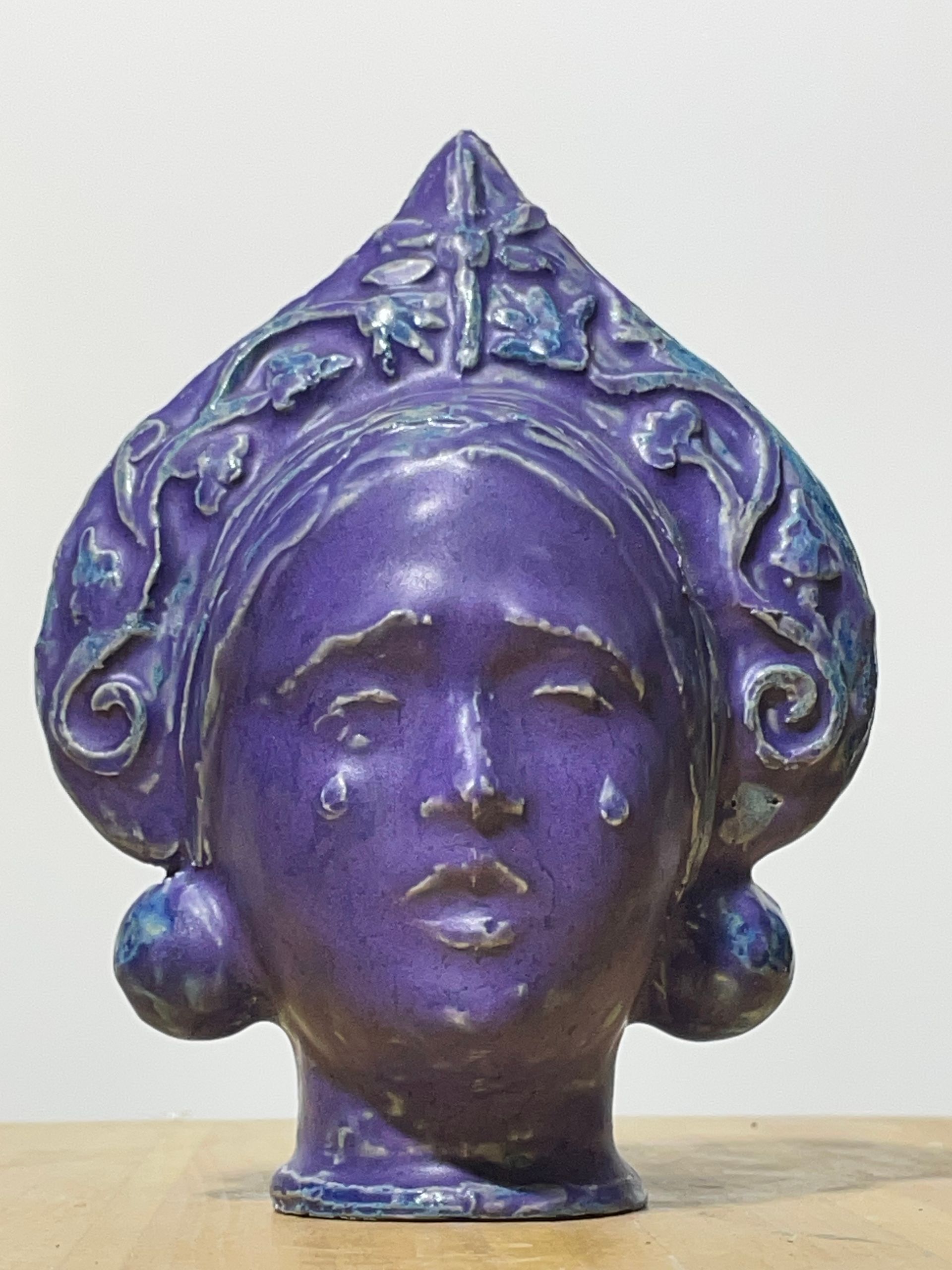 Екатерина Батаева (Скульптура - 
                  14 x 15 см) Несмеяна