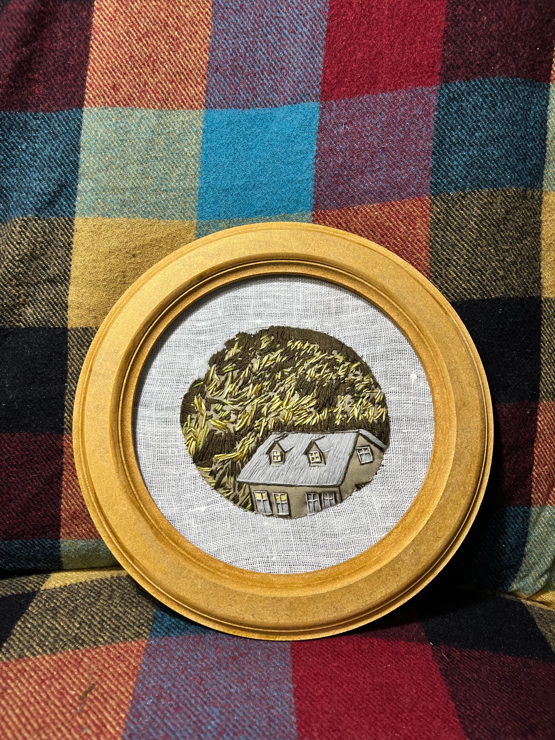 Елизавета Тарасова (Вышивка - 
                  26 x 26 см) Без названия