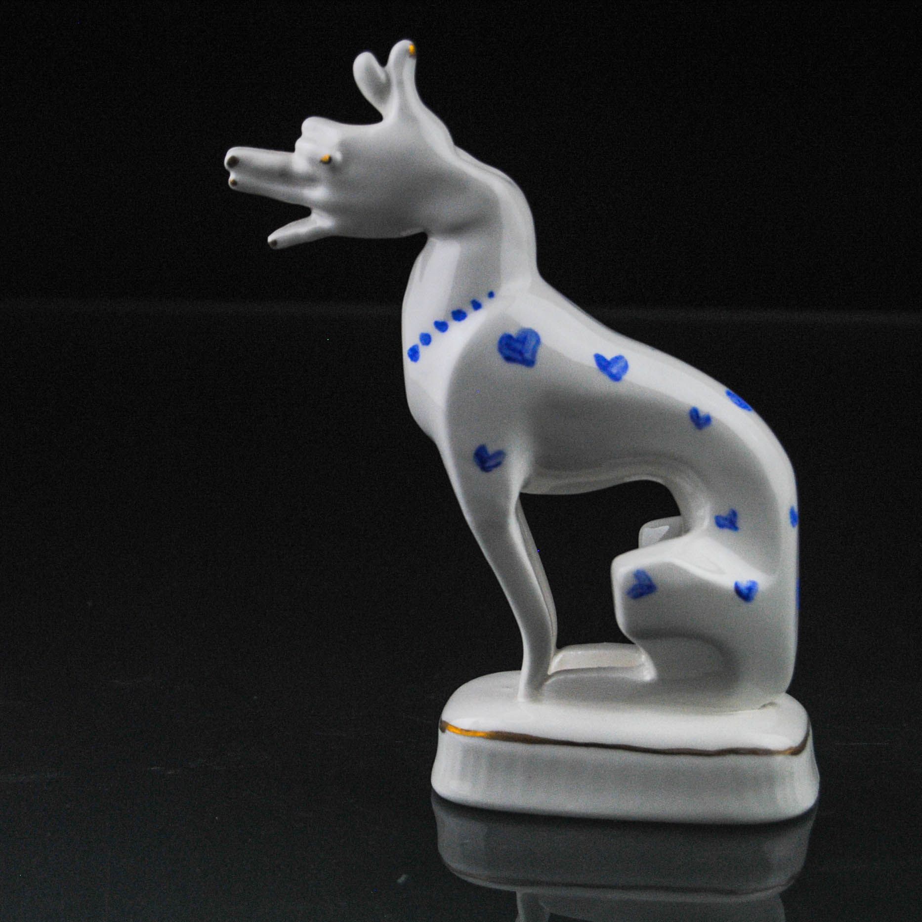 Артемий Максимау (Скульптура - 
                  5 x 20 см) Пёс-П