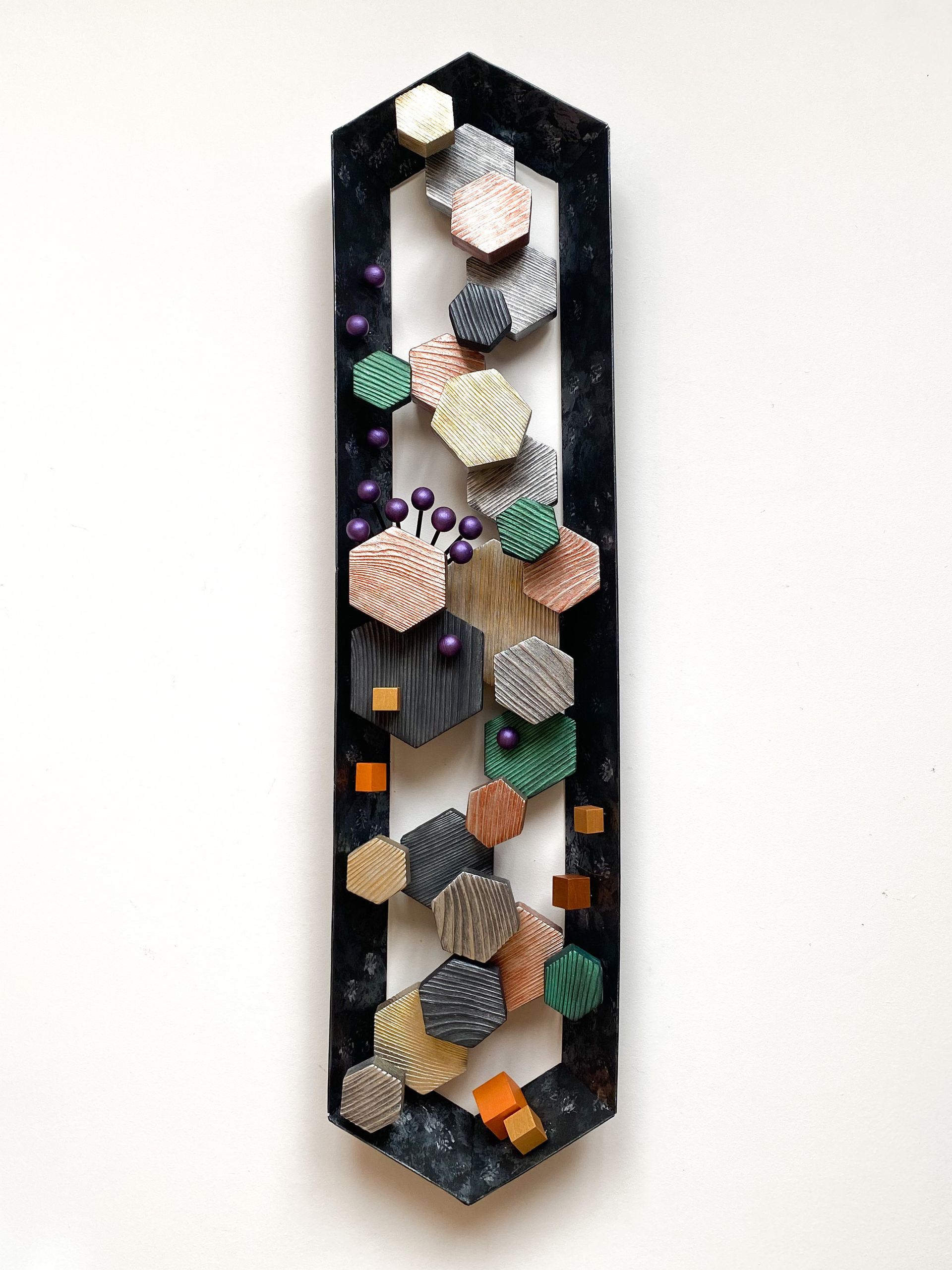 Роман Рыбянец (Объект - 
                  19 x 79 см) Кристалл