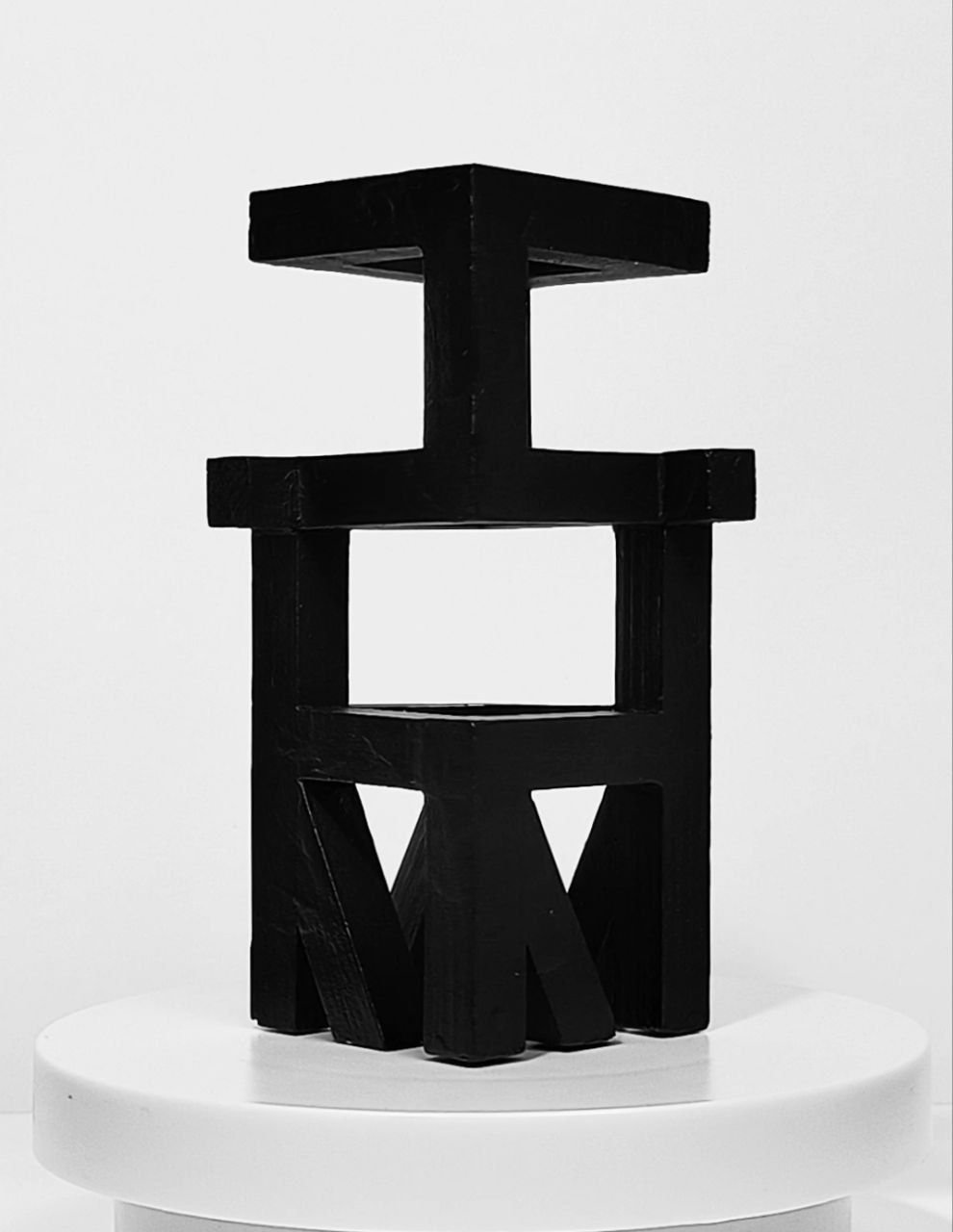 Елизавета Здоровец (Скульптура - 
                  5 x 13 см) ДОМ