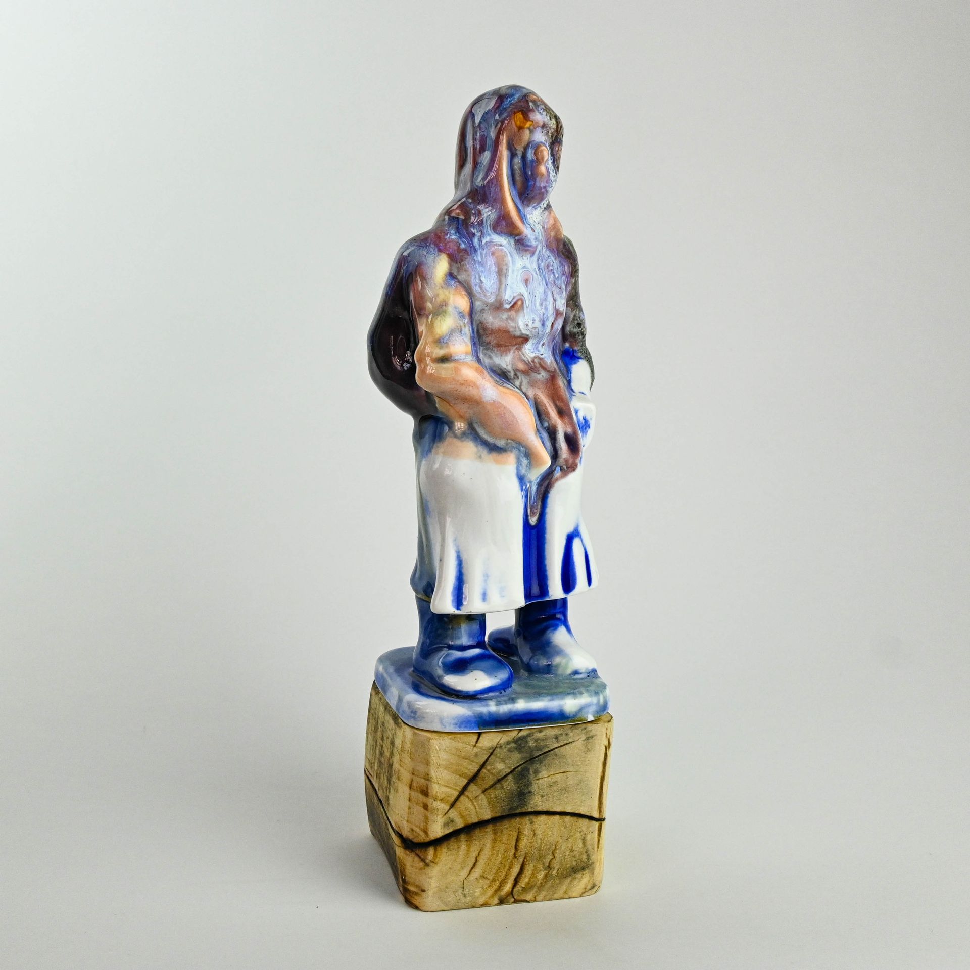 Катерина Алимова (Скульптура - 
                  8 x 29.5 см) Грибникесса (бордо)