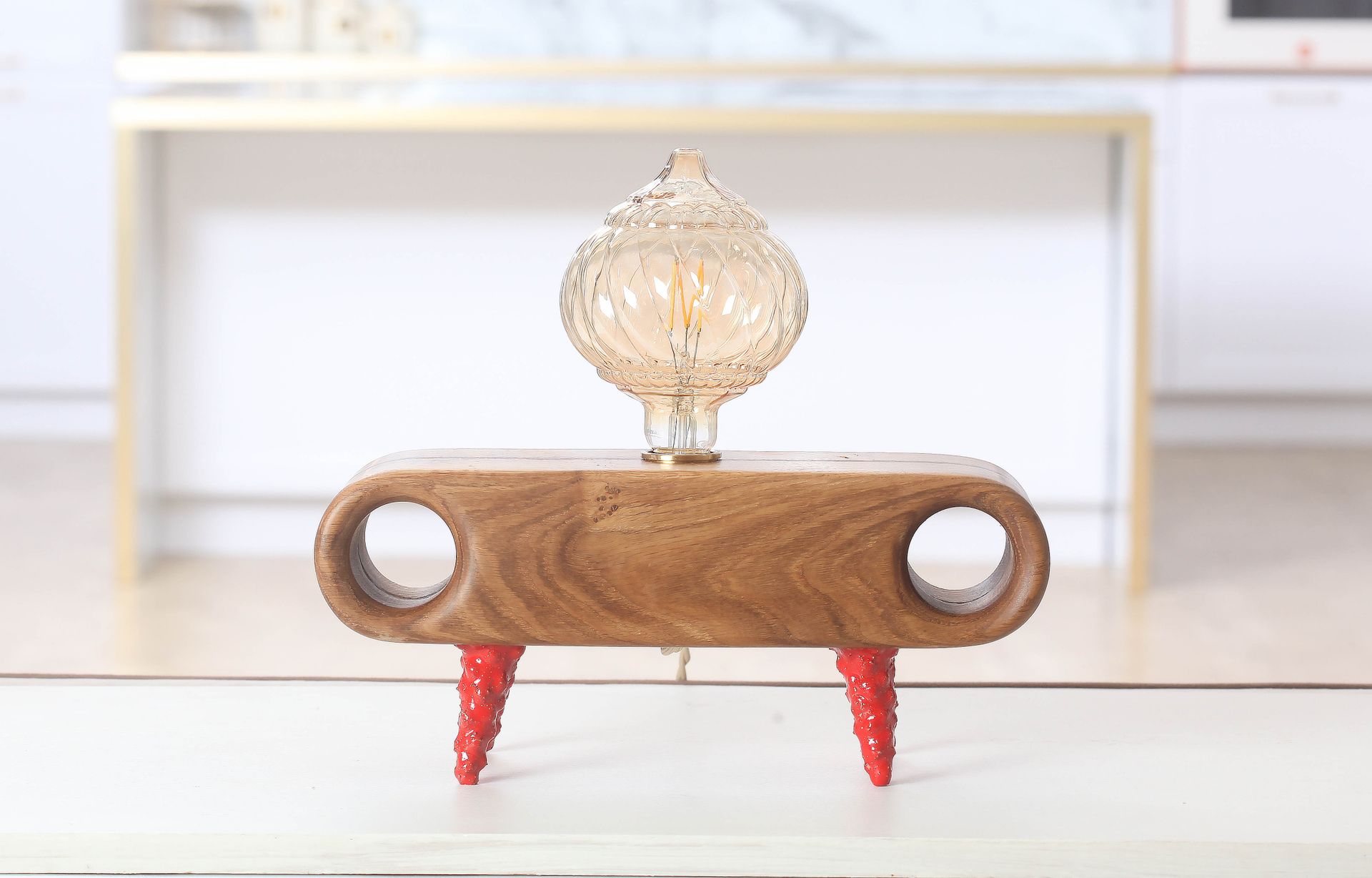 GARÇON ET POISSON (Объект - 
                  37 x 15 см) NeMo Red