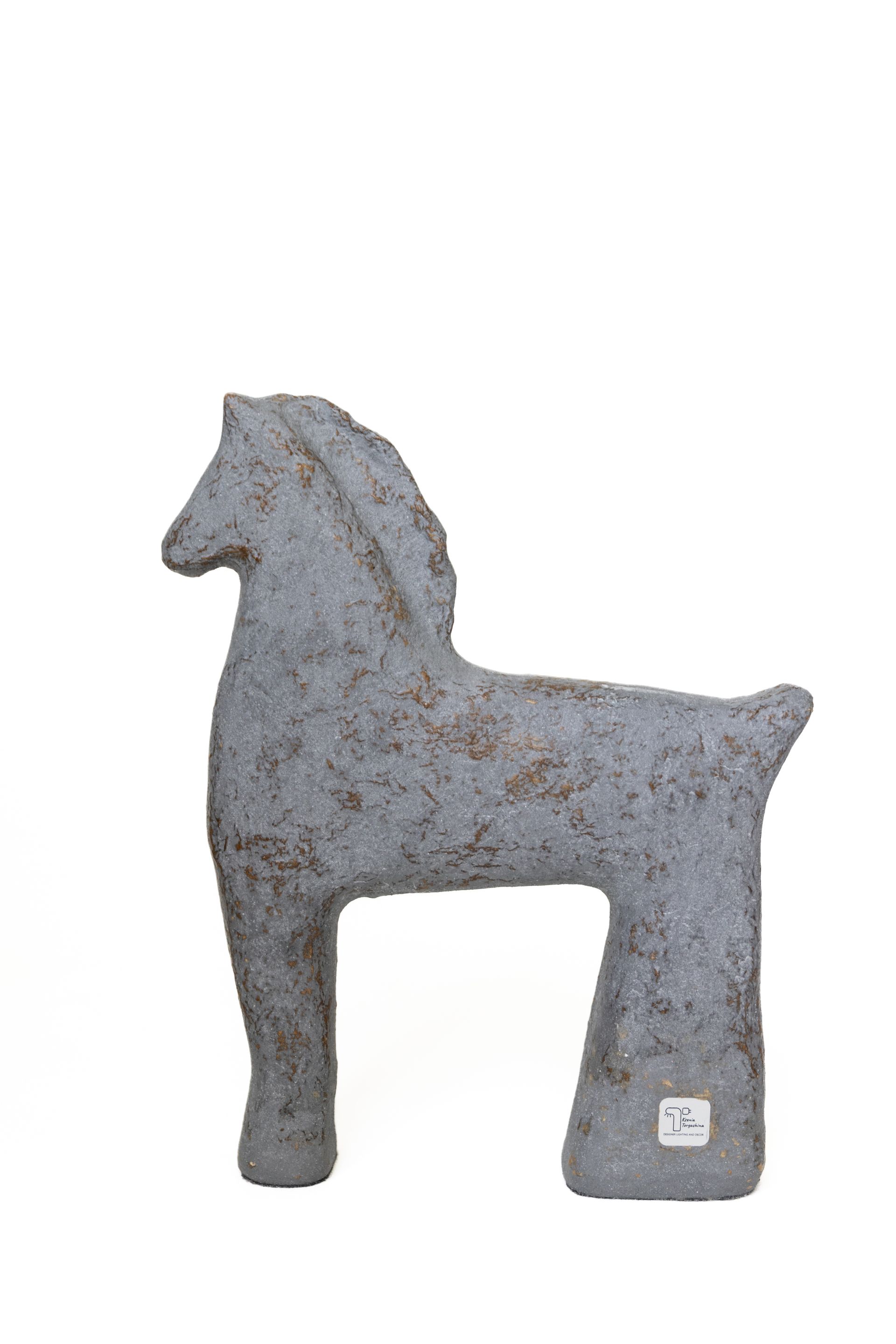 Ксения Торгашина (Скульптура - 
                  30 x 39 см) Настольная скульптура "Скальный выступ"