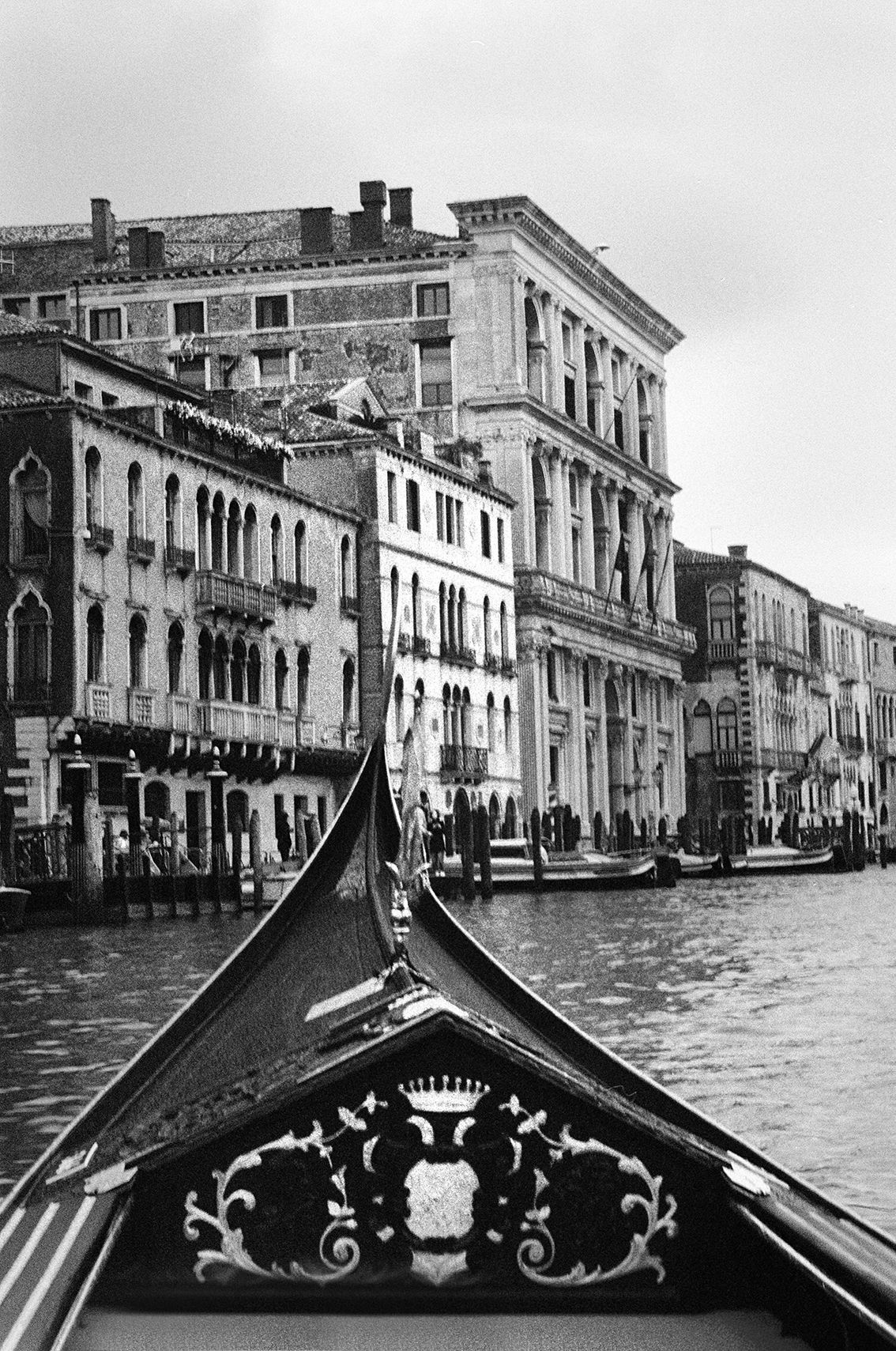 Lizabet Grace (Фотография - 
                  42 x 59 см) Venice Góndola | Венеция Гондола