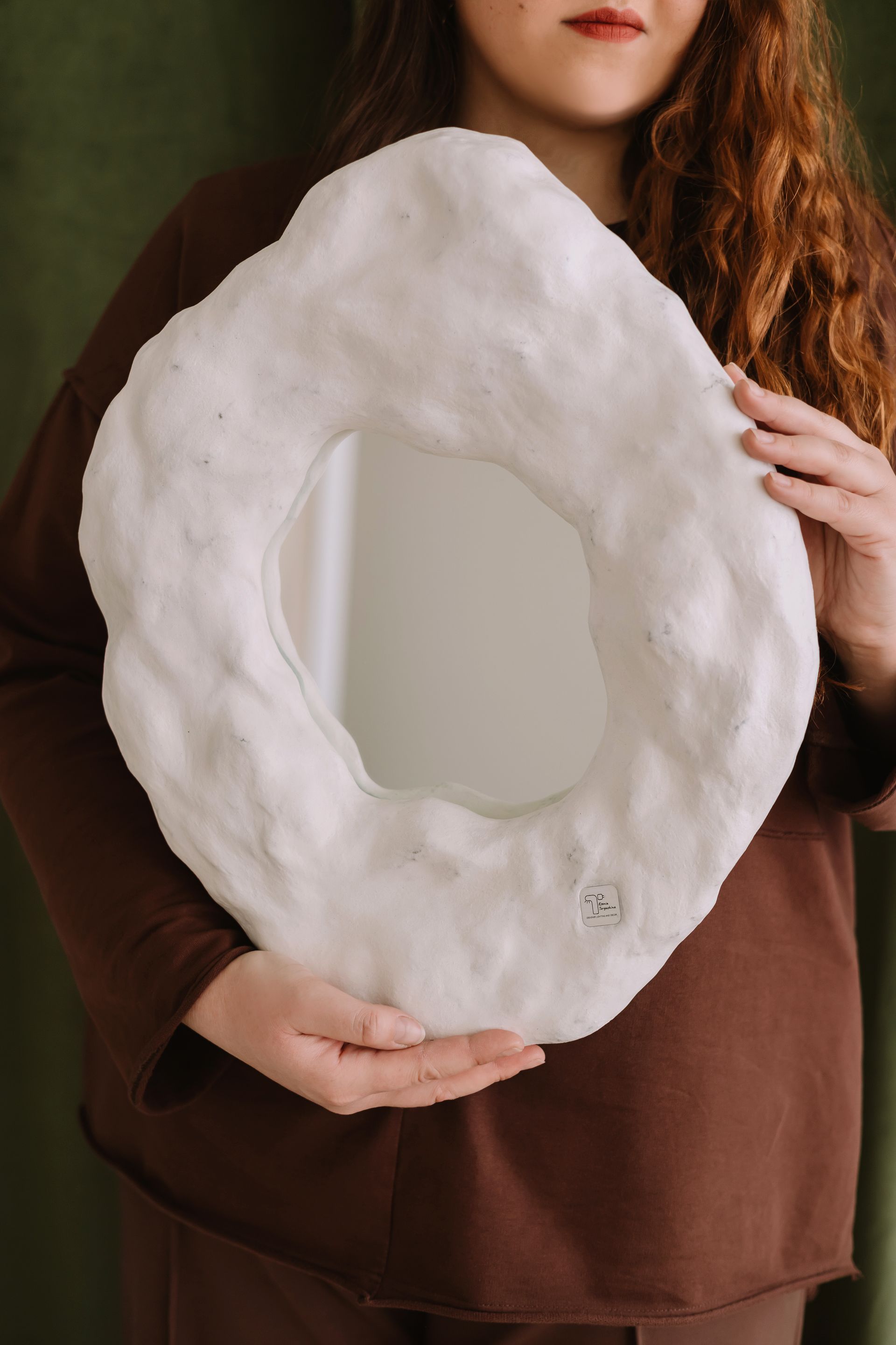 Ксения Торгашина (Объект - 
                  37 x 47 см) Настенное зеркало "Каменный взгляд I"