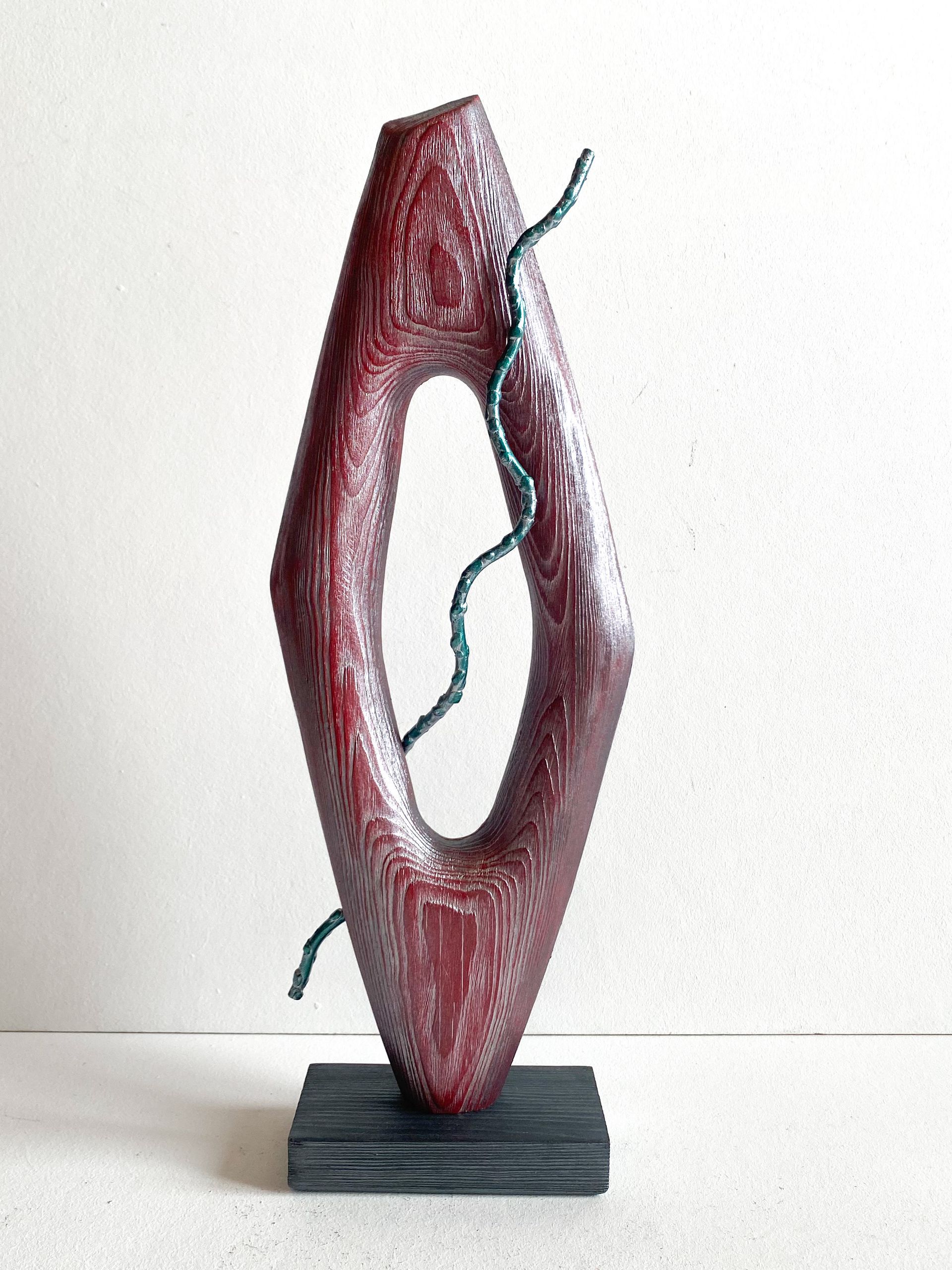 Роман Рыбянец (Скульптура - 
                  15 x 42 см) Побег