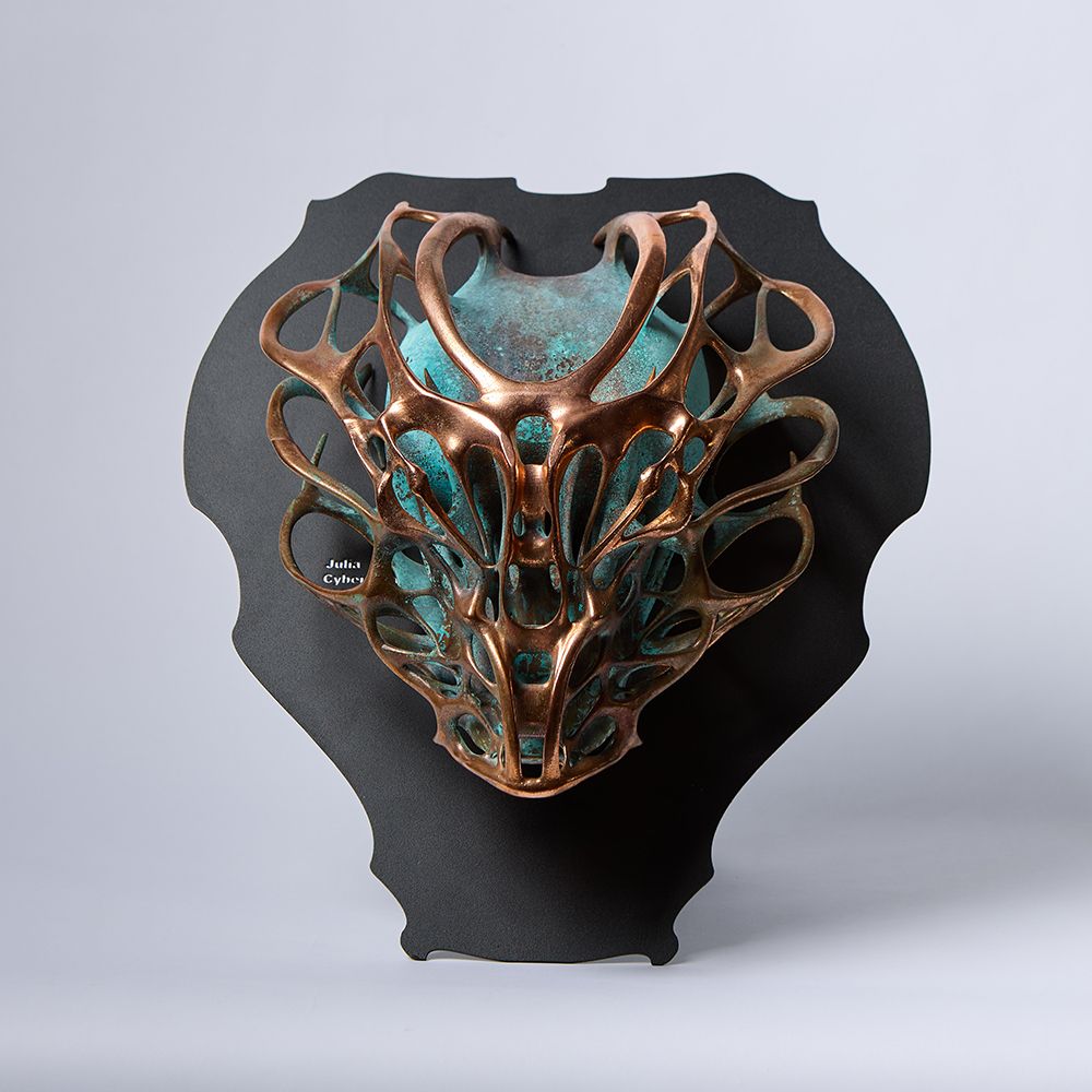 Юлия Низамутдинова (Cyberflora) (Скульптура - 
                  34 x 34 см) Crypto_invader 1