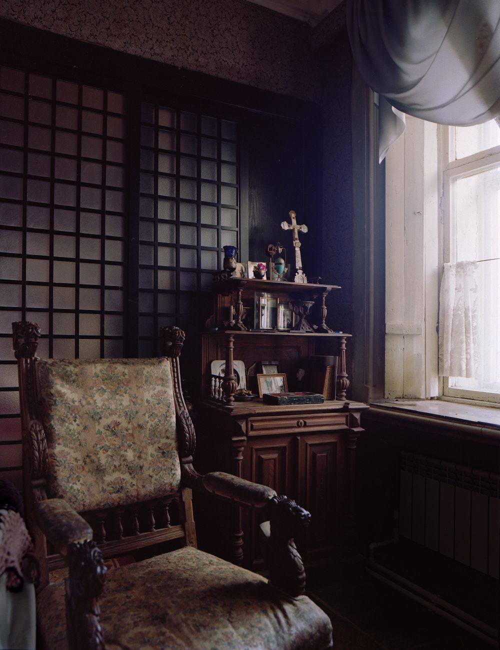 Игнат Цоколаев (Фотография - 
                  30.5 x 40.6 см) Окно