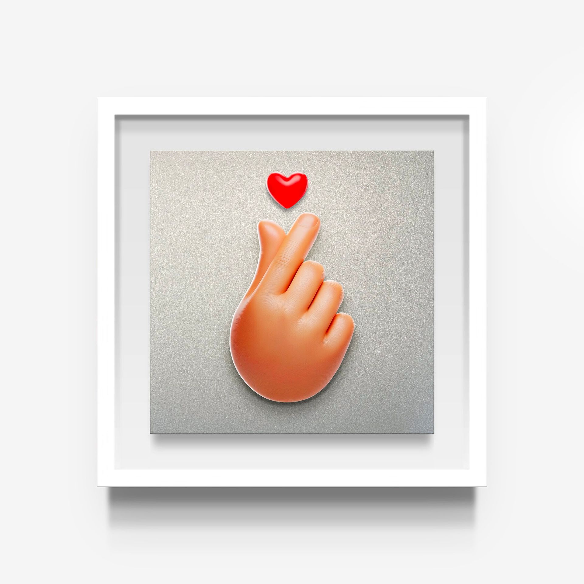 Павел Балыкин (Объект - 
                  33 x 33 см) Finger crossed heart