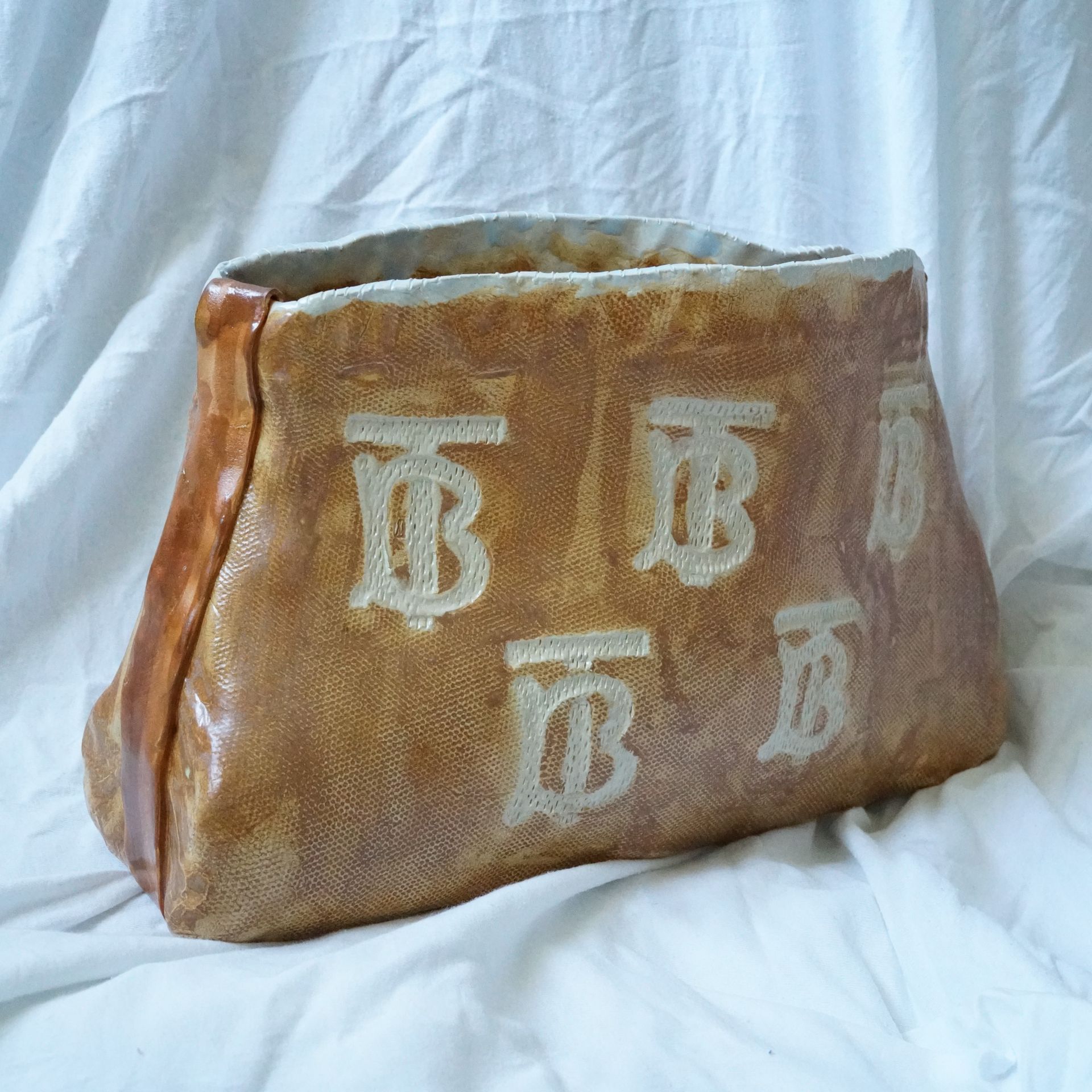 Катя Афонина (Скульптура - 
                  32 x 21 см) Из серии "Красота продается" — TB