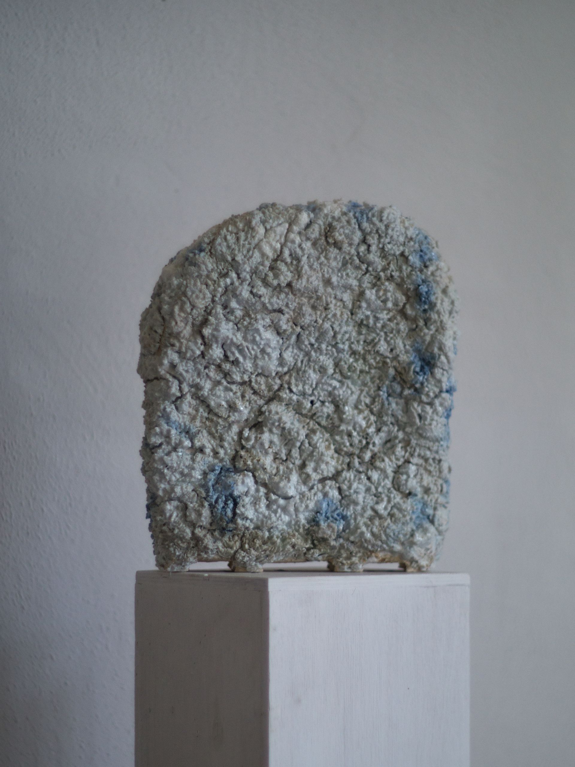 Майя Харитонова (Скульптура - 
                  21 x 26 см) Память материала