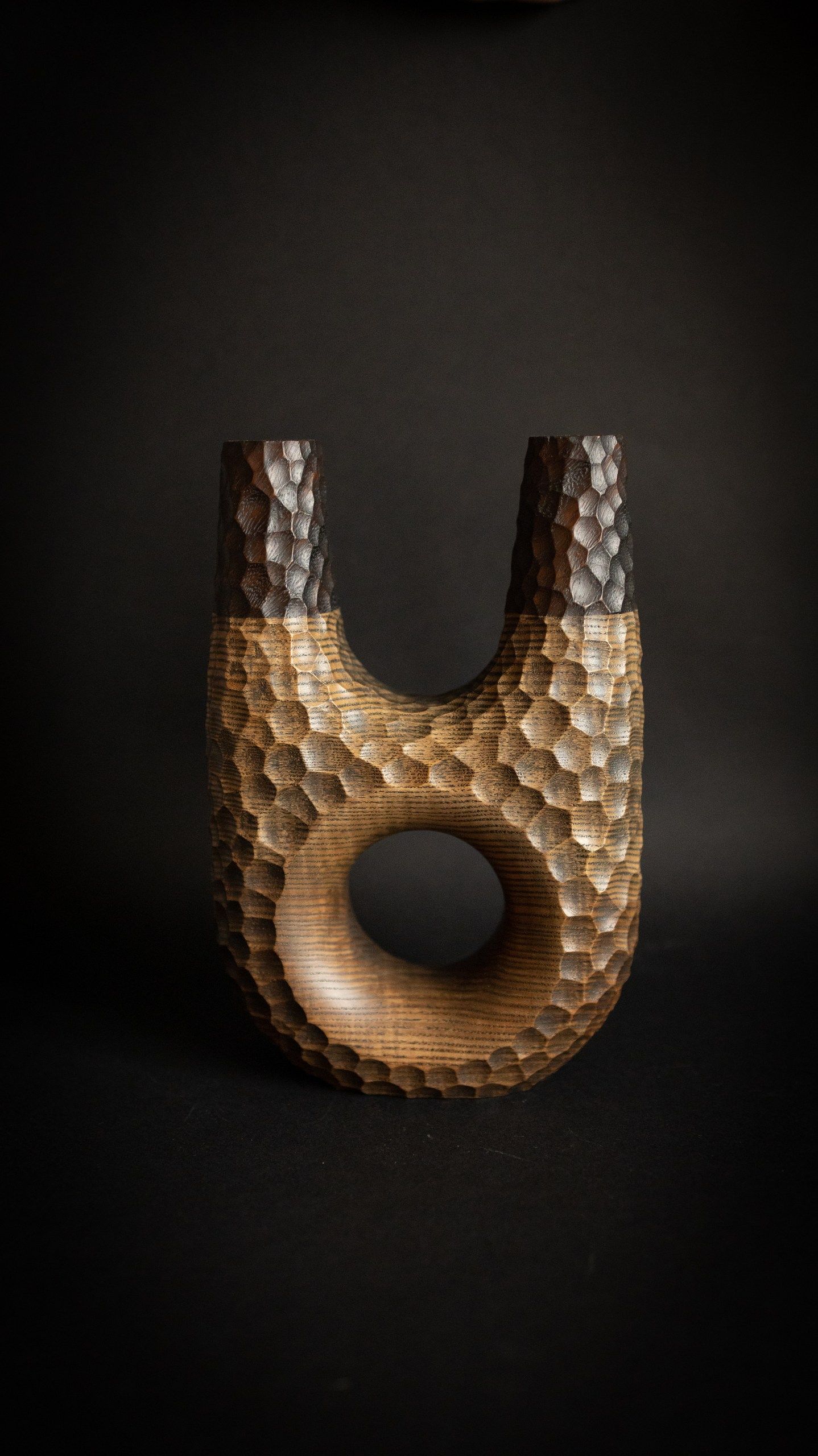 Дмитрий Гладкий (Скульптура - 
                  15 x 23 см) Ваза декоративная "Катацумури”