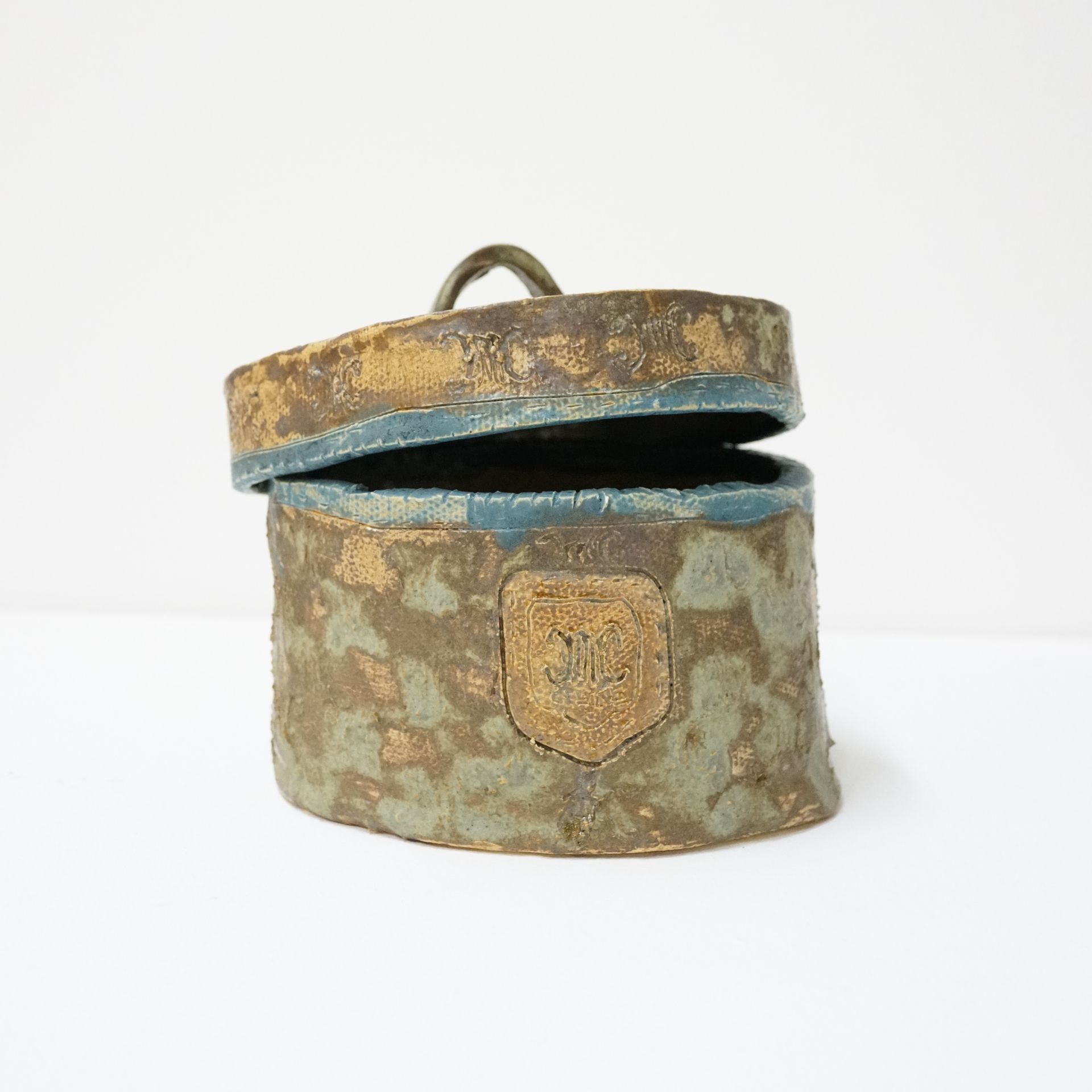Катя Афонина (Скульптура - 
                  17 x 17 см) Из серии "Красота продается" - Celine box