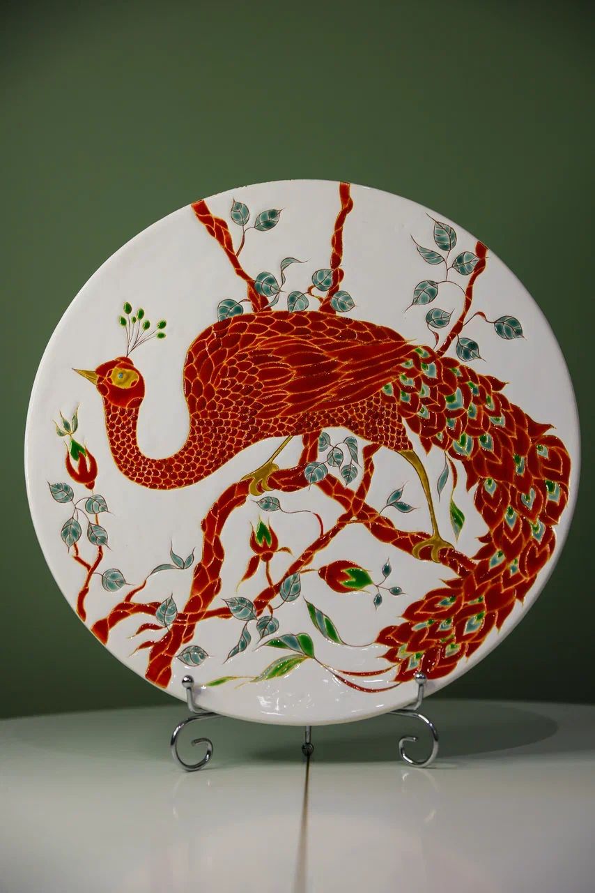 Динара Амирова (Объект - 
                  34 x 34 см) RED