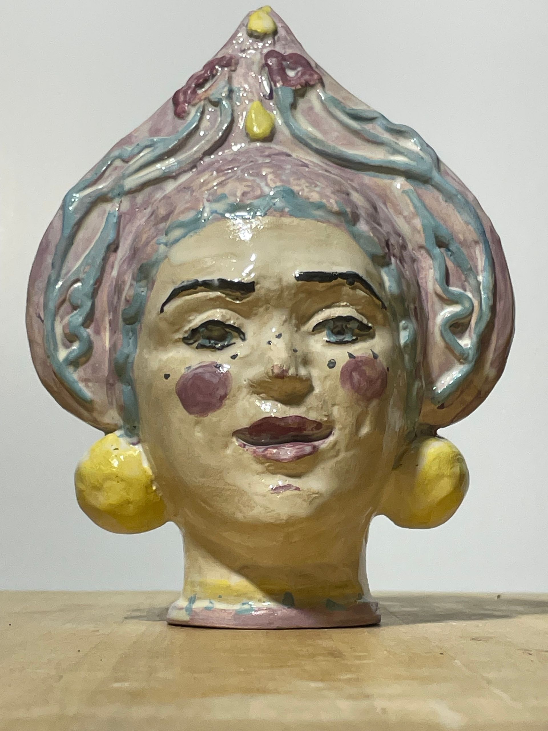 Екатерина Батаева (Скульптура - 
                  14 x 15 см) Несмеяна