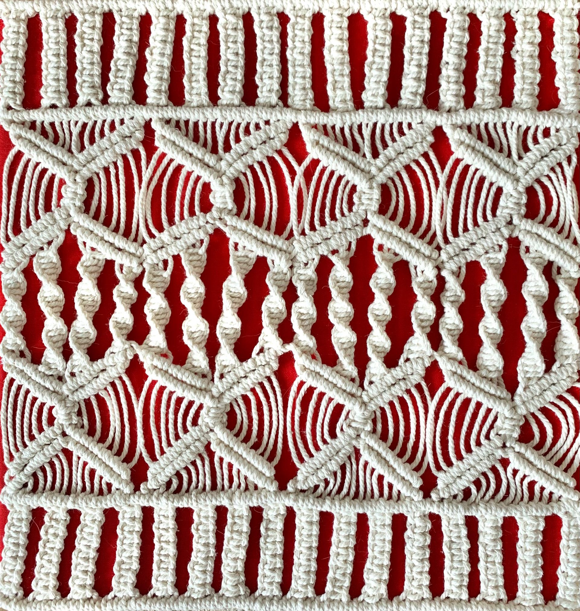 Антонина Осипенко (Вышивка - 
                  30 x 30 см) Красный