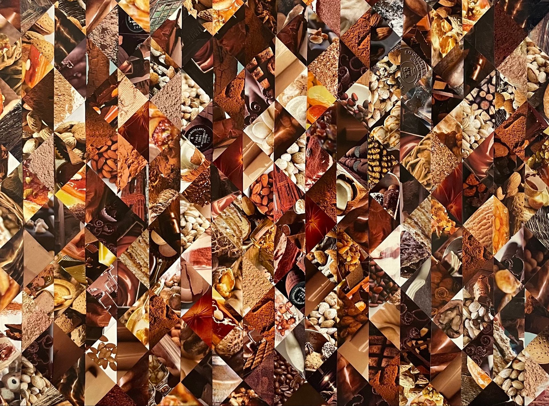 Ольга Андриевская (Коллаж / ассамбляж - 
                  65 x 50 см) Шоколадная лавка