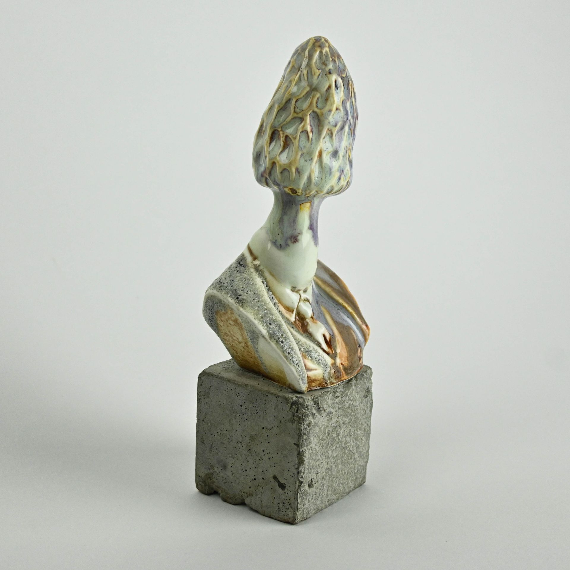 Катерина Алимова (Скульптура - 
                  6.5 x 19.5 см) Плодовое тело #0 (на бетоне)