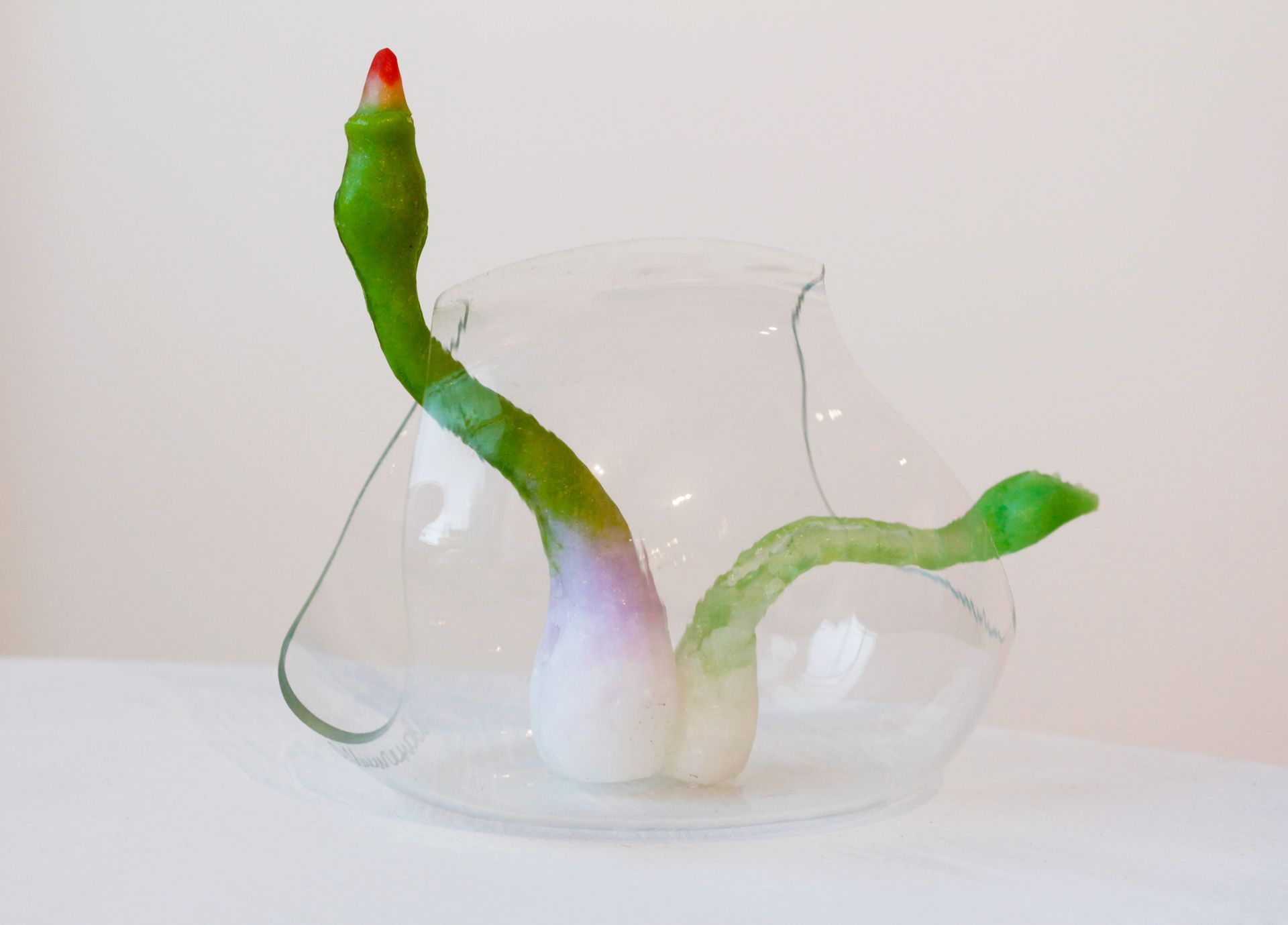 Софья Ишигенова (Скульптура - 
                  9 x 13 см) Растение