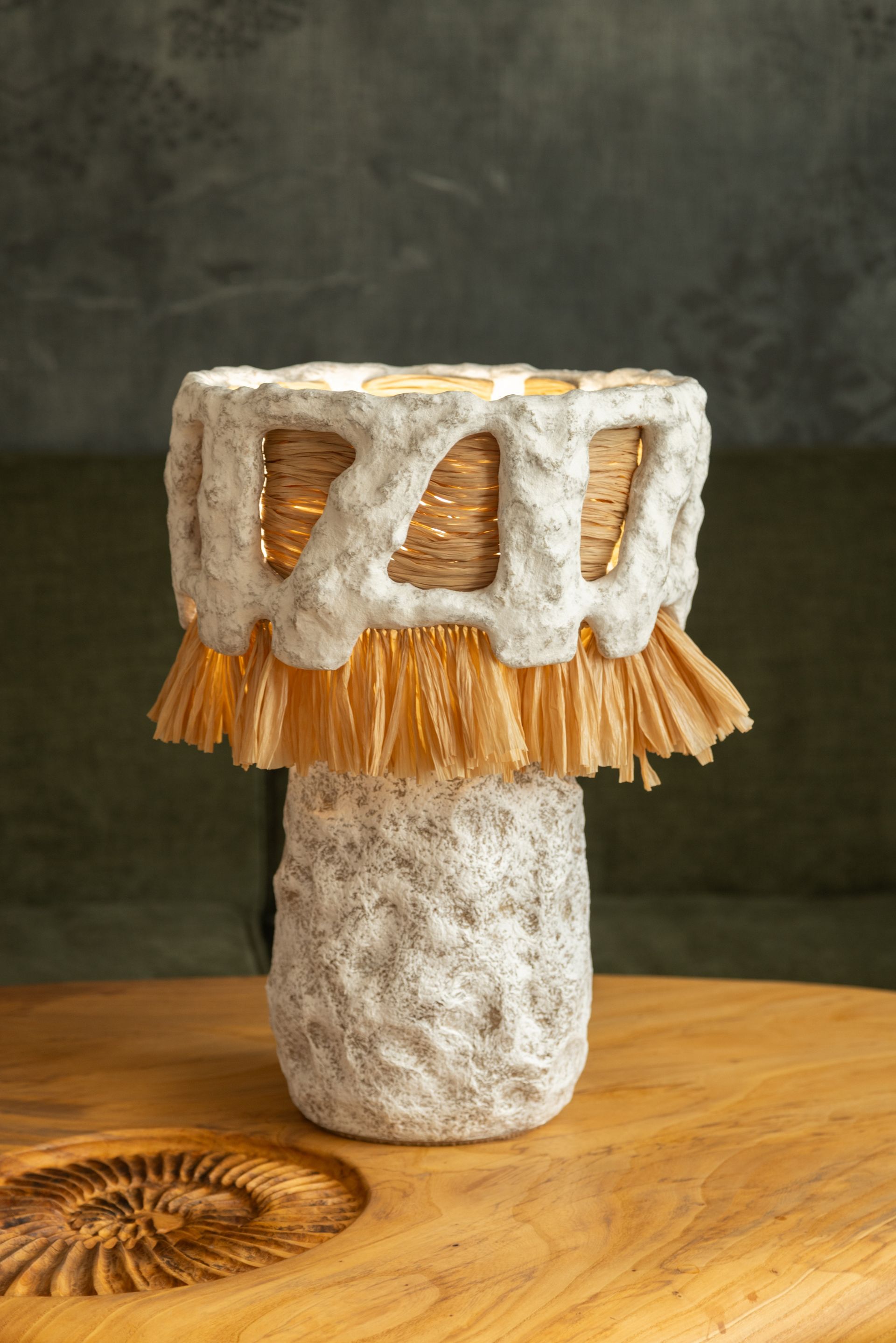 Ксения Торгашина (Объект - 
                  30 x 47 см) Настольный светильник "Светотень"