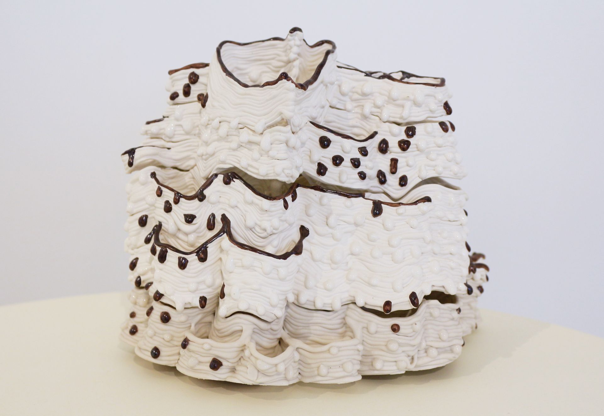 Анастасия Андреичева (Скульптура - 
                  17 x 21.8 см) Старательность сердца