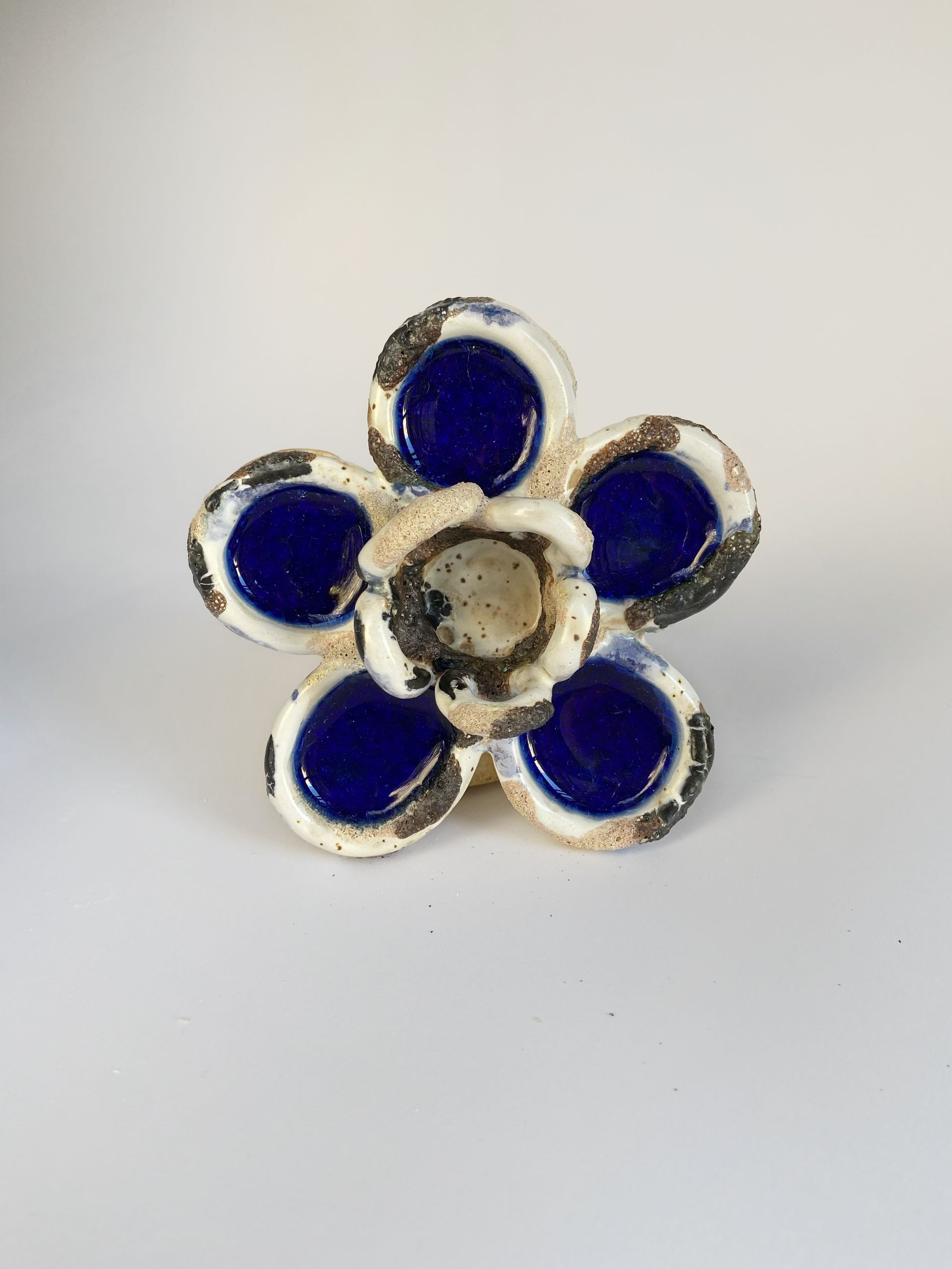 Елизавета Букина (Объект - 
                  11 x 3.5 см) Подсвечник "Цветочек"