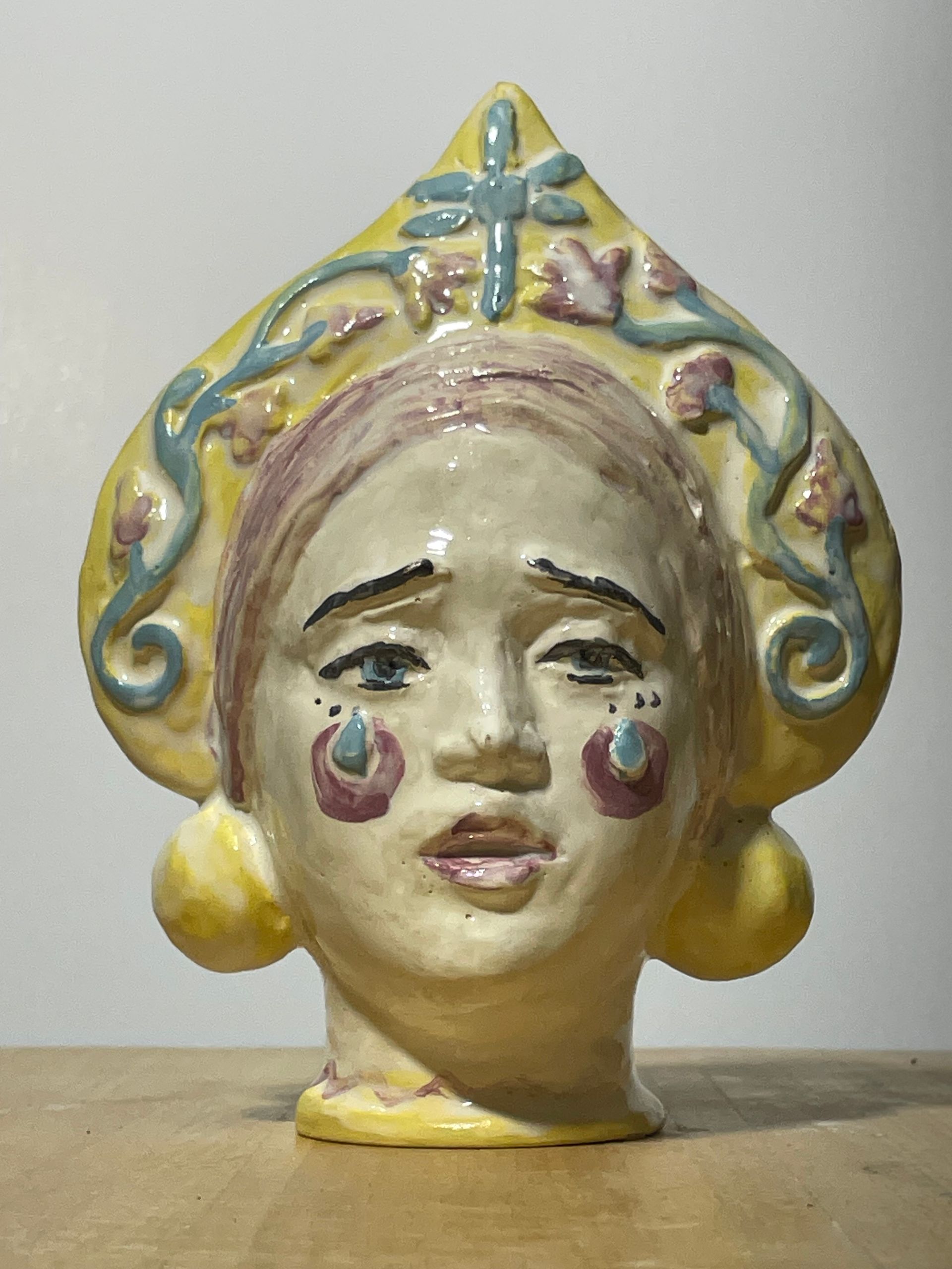 Екатерина Батаева (Скульптура - 
                  14 x 15 см) Несмеяна