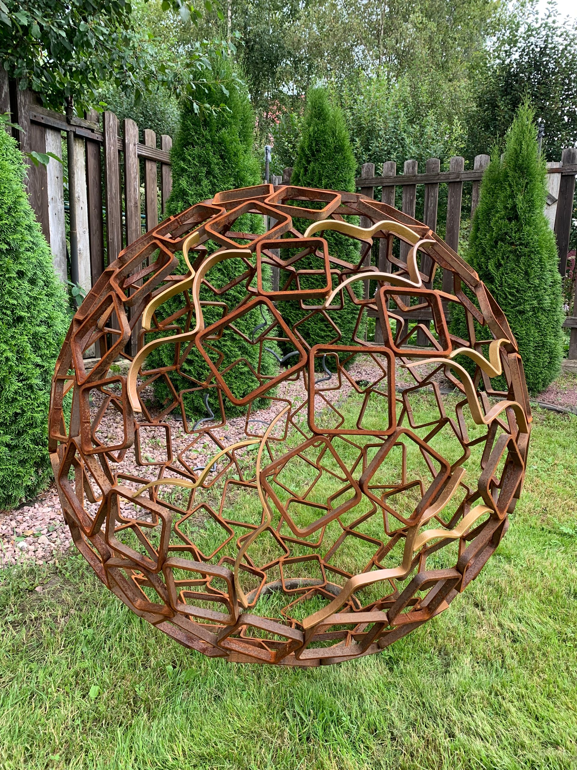 Руслан Брускошар (Скульптура - 
                  123 x 123 см) Влюбленные пары