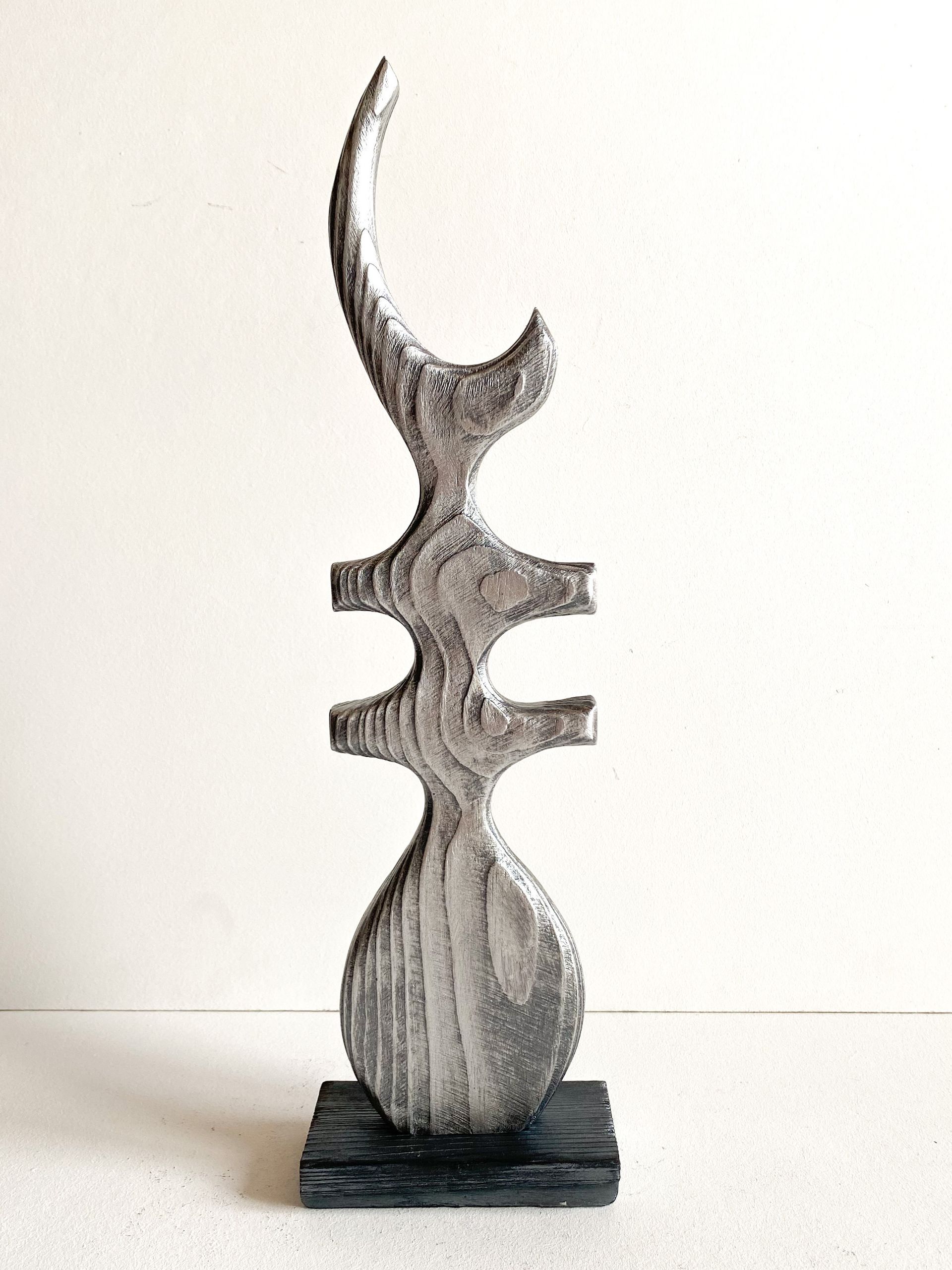 Роман Рыбянец (Скульптура - 
                  12 x 43 см) Простая фигура №32