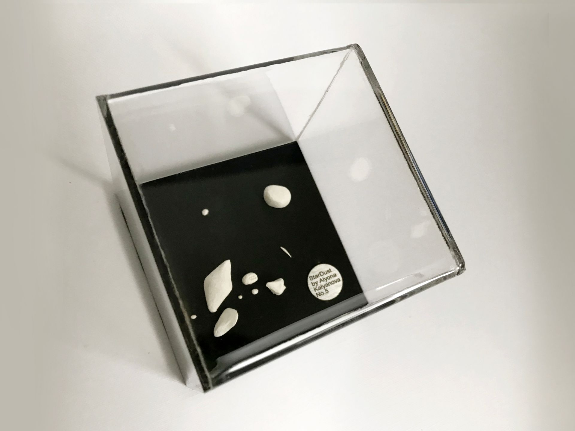 Алена Калянова (Скульптура - 
                  7.4 x 8 см) No. 5 STARDUST