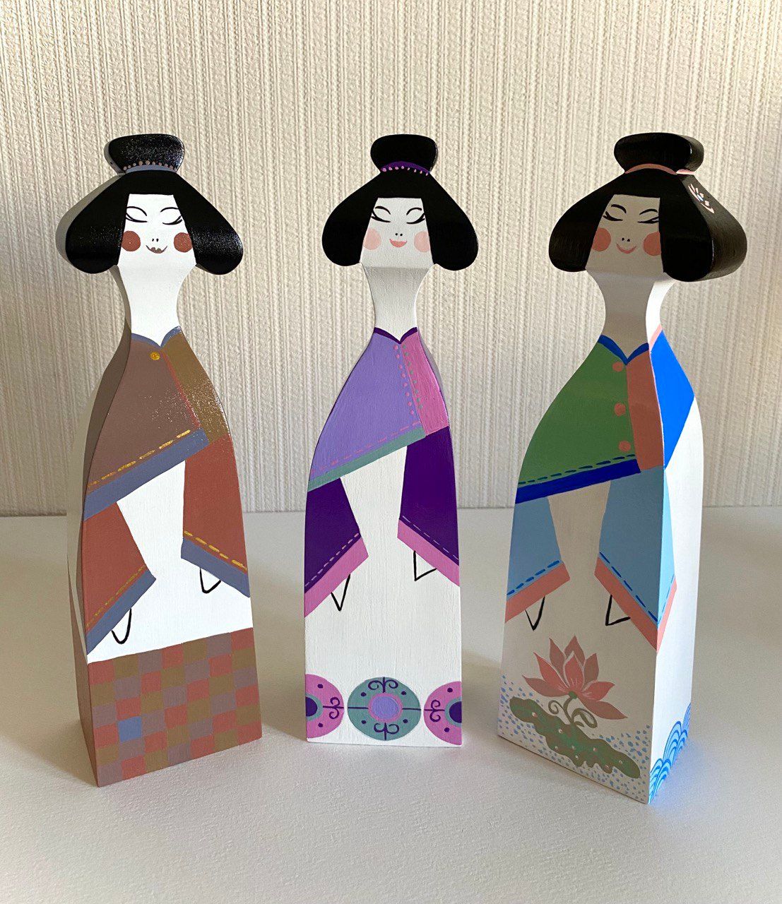 Марина Тийк (Скульптура - 
                  6.5 x 25 см) Гейши