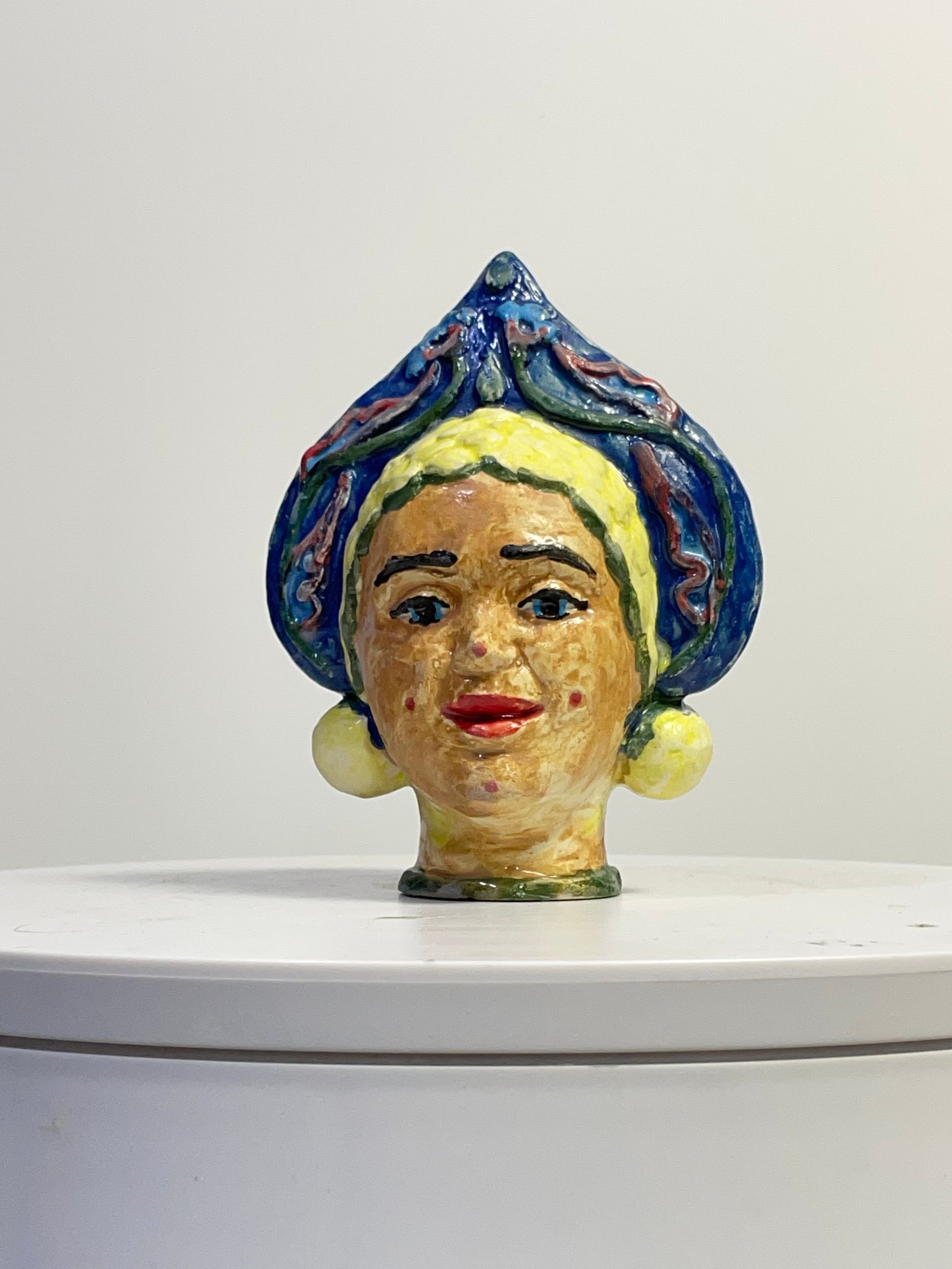 Екатерина Батаева (Скульптура - 
                  14 x 15 см) Несмеяна