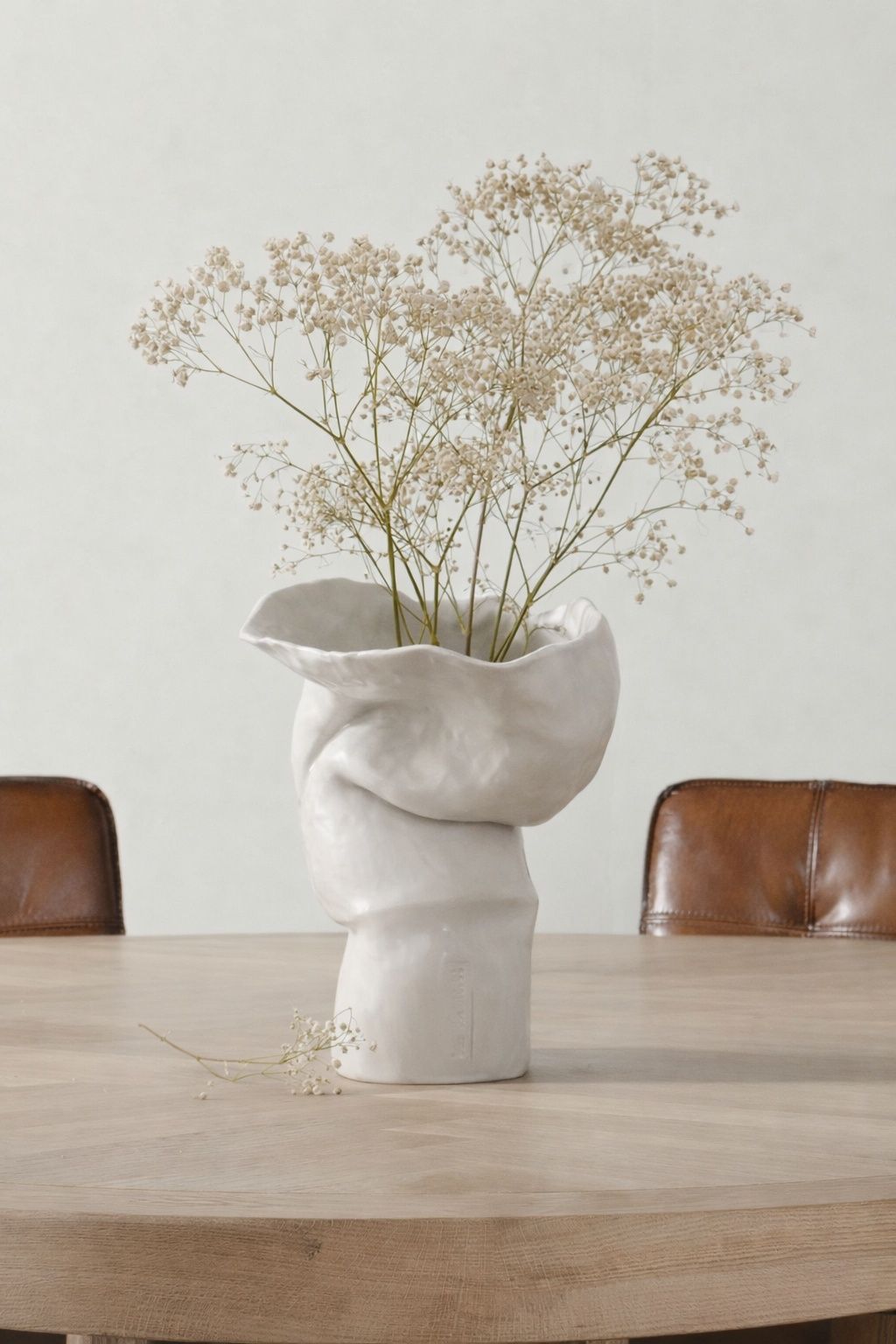 Алина Егорова (Скульптура - 
                  15 x 26 см) Ваза "Смятая форма"