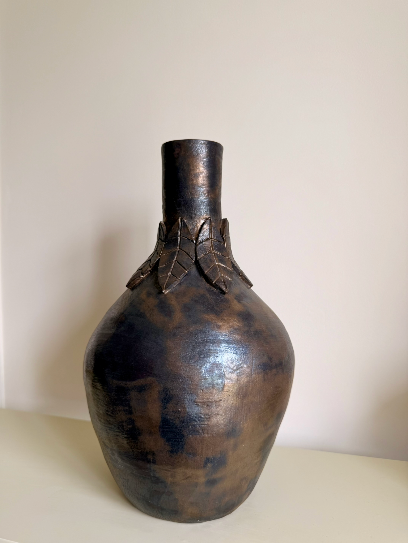 Жанна Сидакова (Ваза - 
                  20 x 30 см) Каменный цветок