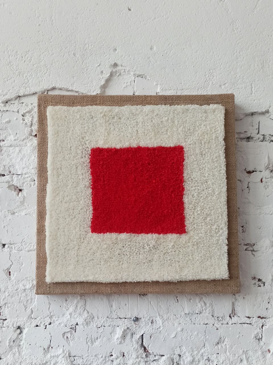 JULIA GVOZDEVA (Объект - 
                  44 x 44 см) Красный квадрат