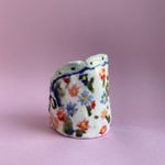 Катя Афонина (Скульптура - 
                  8 x 11 см) Свеча "Flower kit"