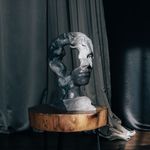 Дима Сол (Скульптура - 
                  18 x 32 см) Серая пустота
