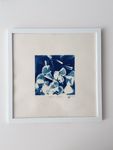 Юлия Милякова (Графика печатная - 
                  30 x 30 см) Свободное падение 1. Серия "Цветы"