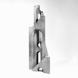 Вертикаль звенящей пустоты (черный) \ A spire of a chiming void (black) \ l’aplomb 47 (Black)