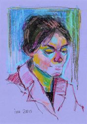 Молодая женщина на сиреневом