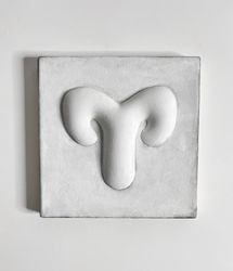 Панно "Y: эхо предков"