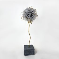 Арт-объект "Одуванчик на изогнутой ножке". Черный